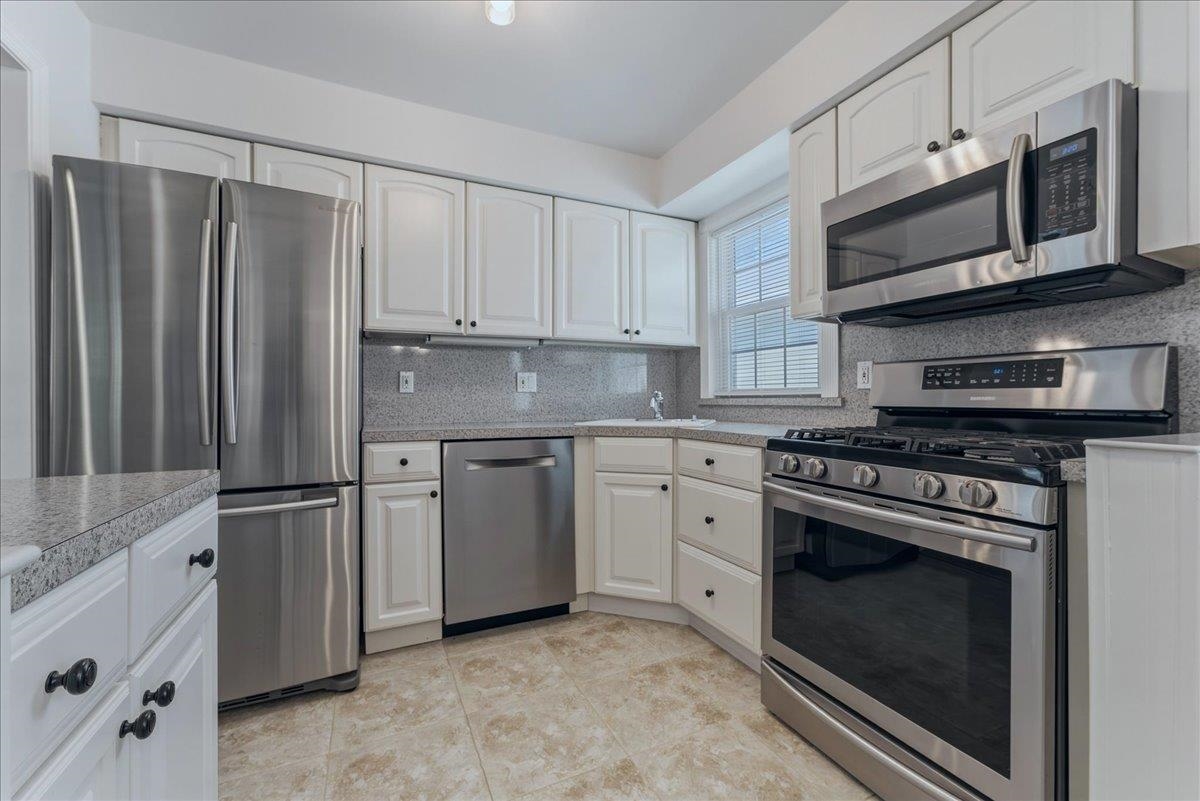 25-27 6TH ST