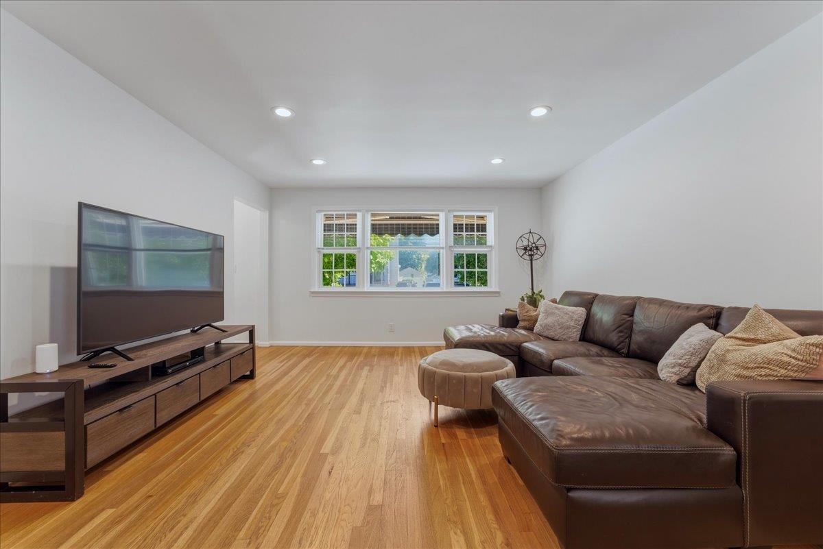 25-27 6TH ST
