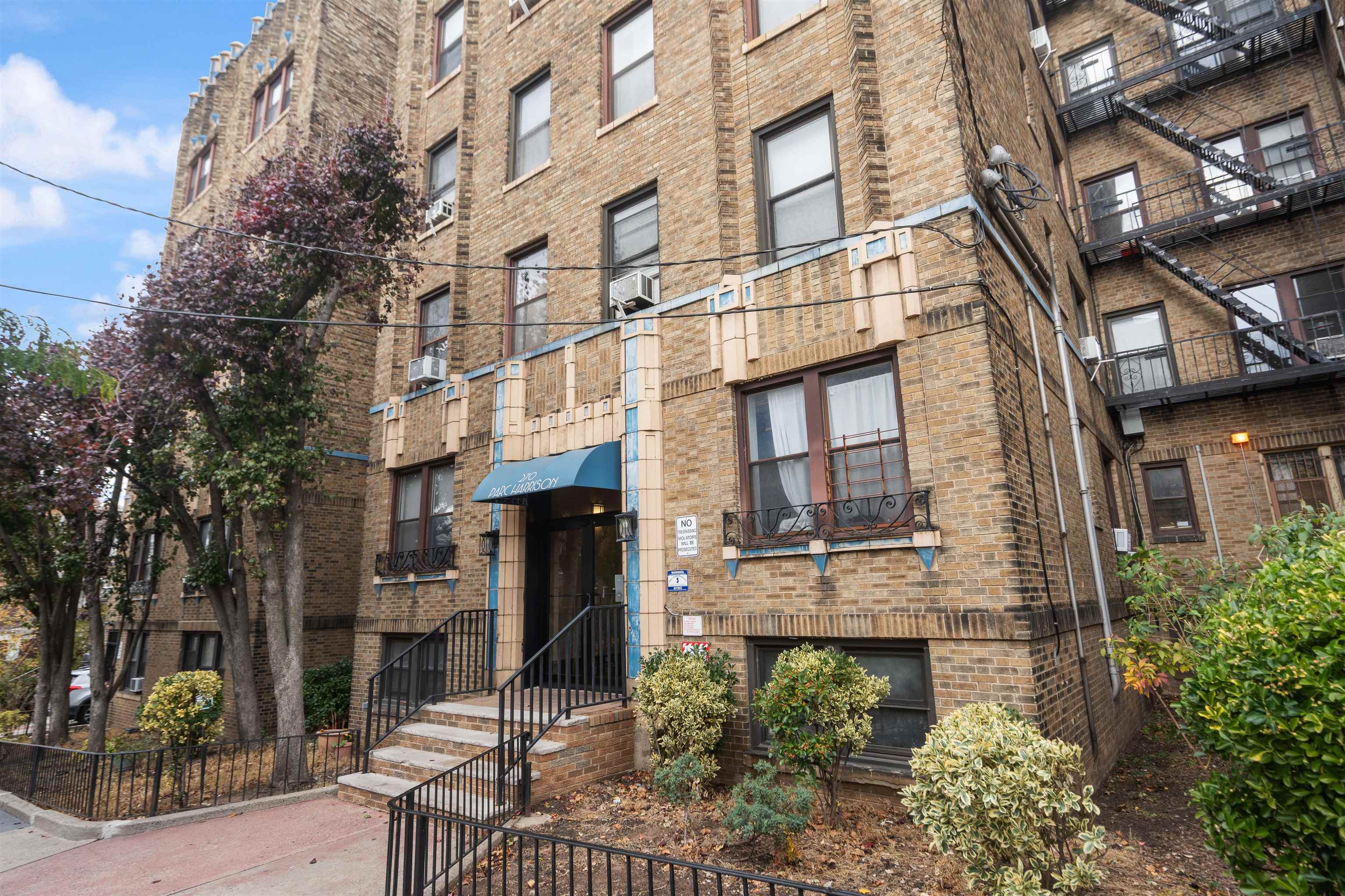 270 HARRISON AVE #A-209