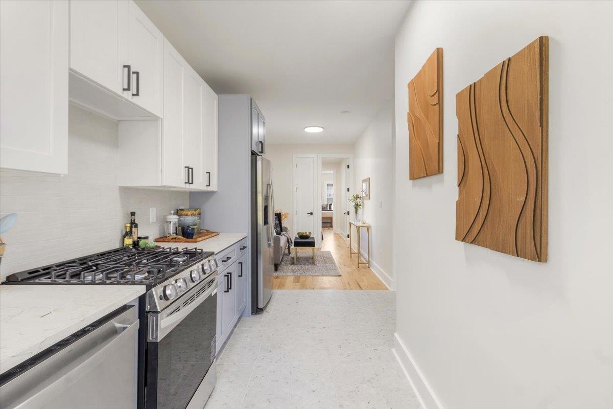 121 41ST ST - Photo 3