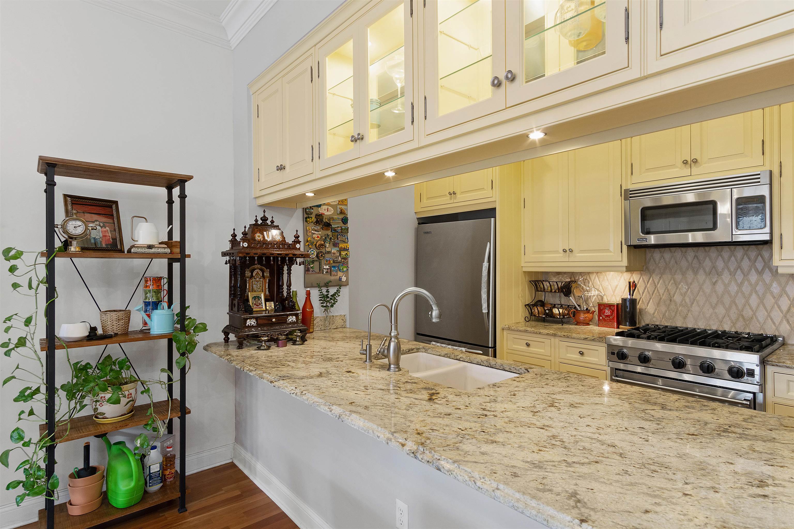 301 GRAND ST - Photo 6