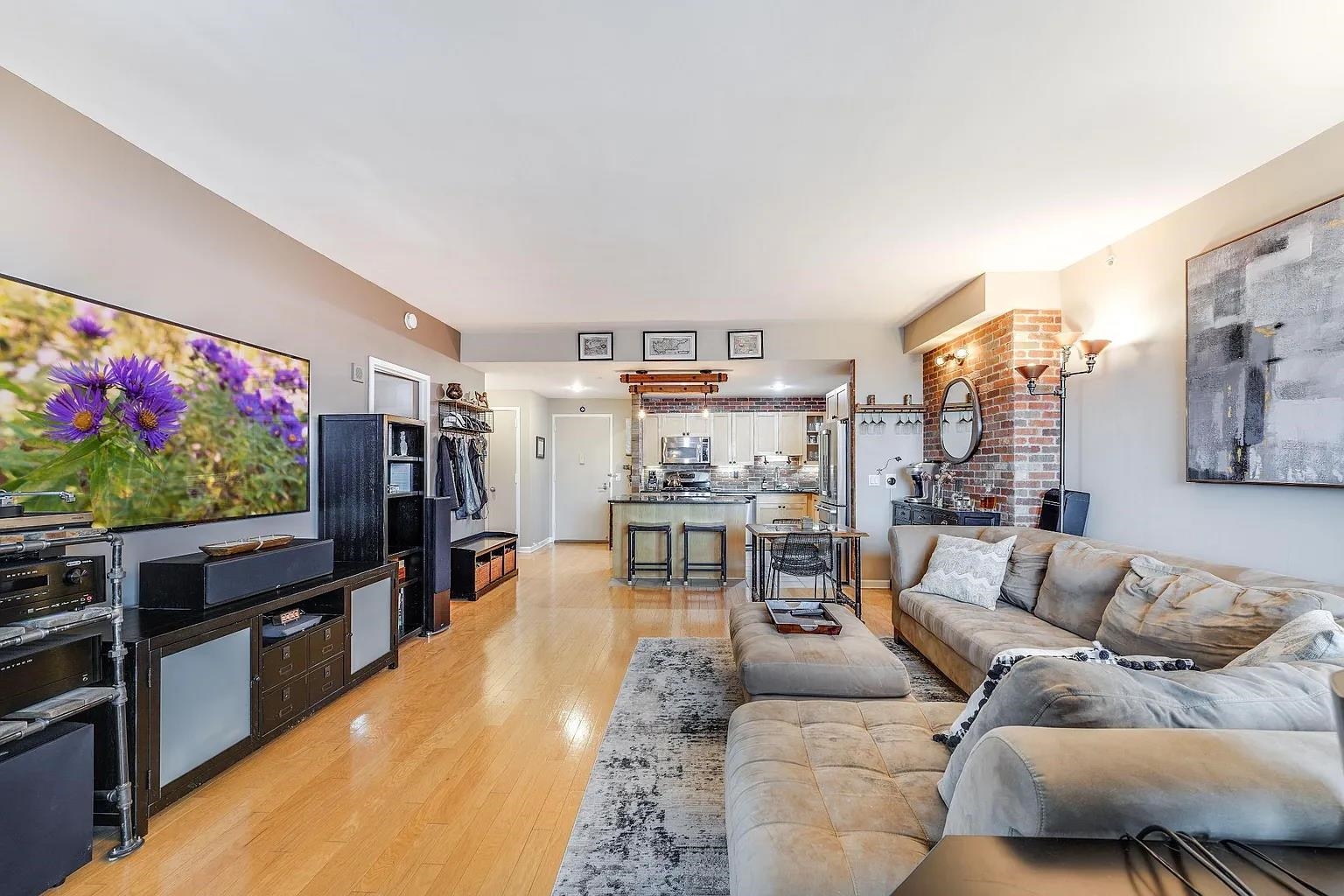 700 GROVE ST - Photo 4