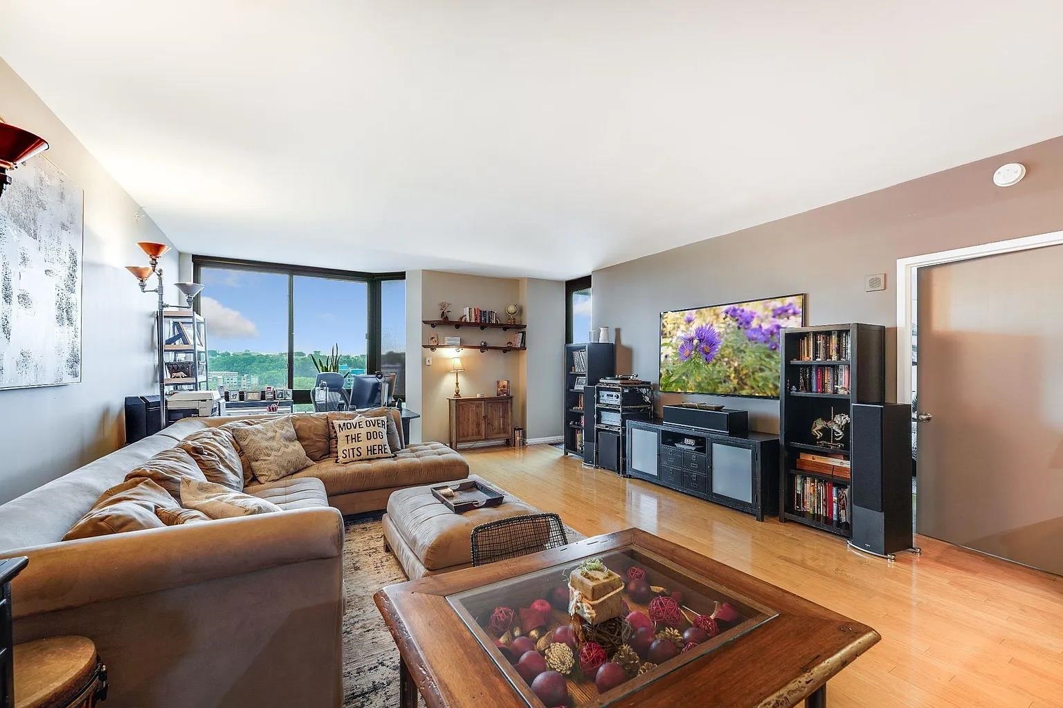 700 GROVE ST - Photo 5
