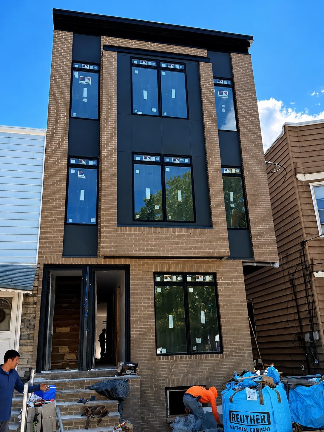 137 BOYD AVE - Photo 1