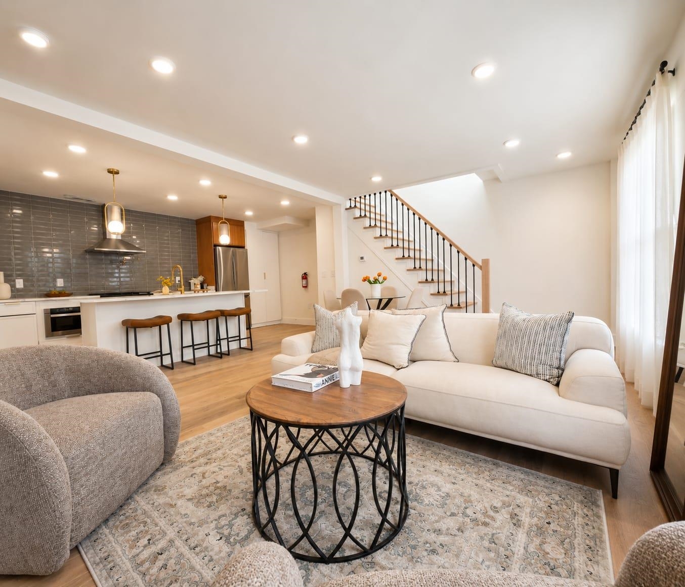 7 PIERCE AVE - Photo 1