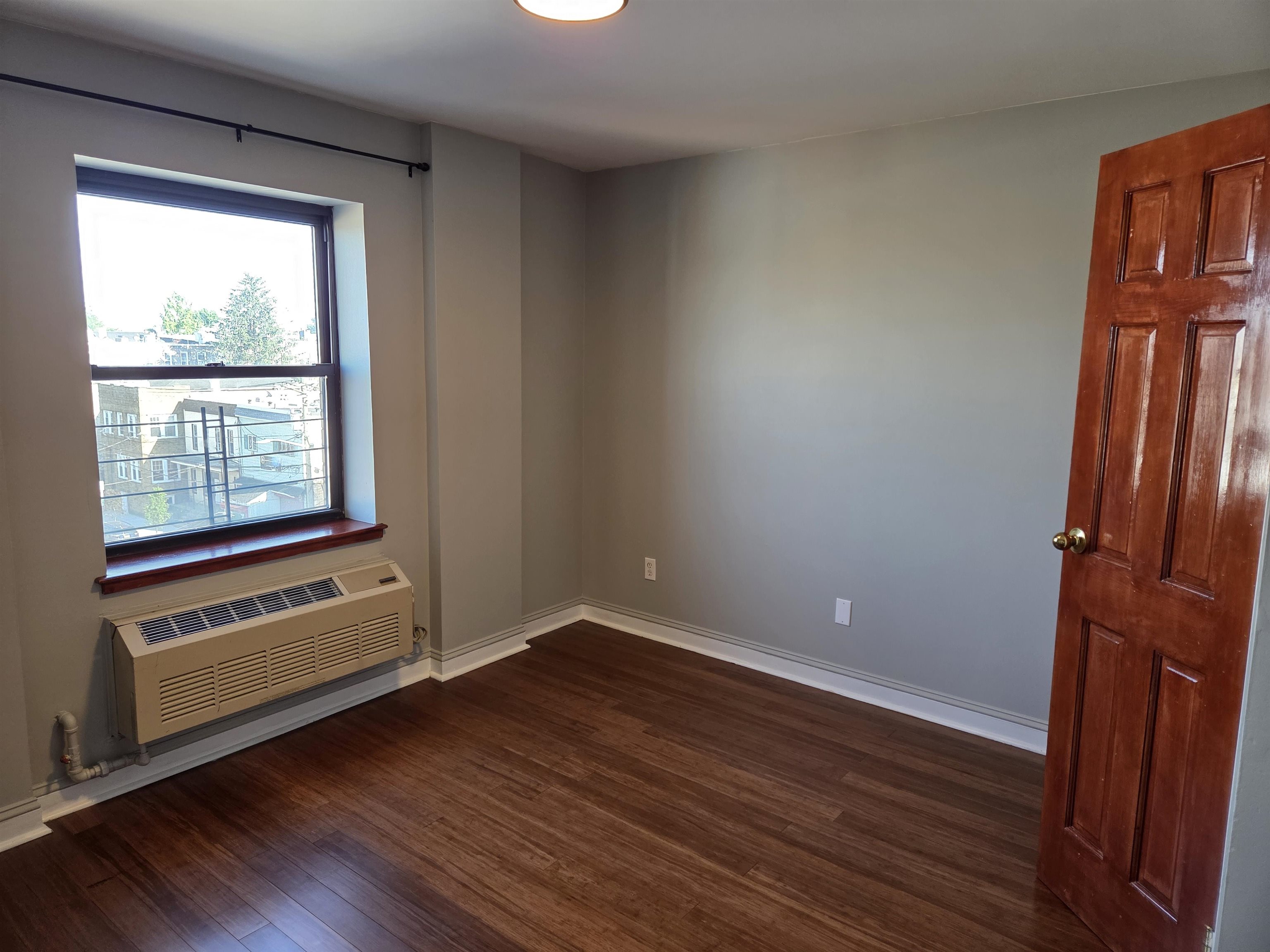 2401 BERGENLINE AVE - Photo 2