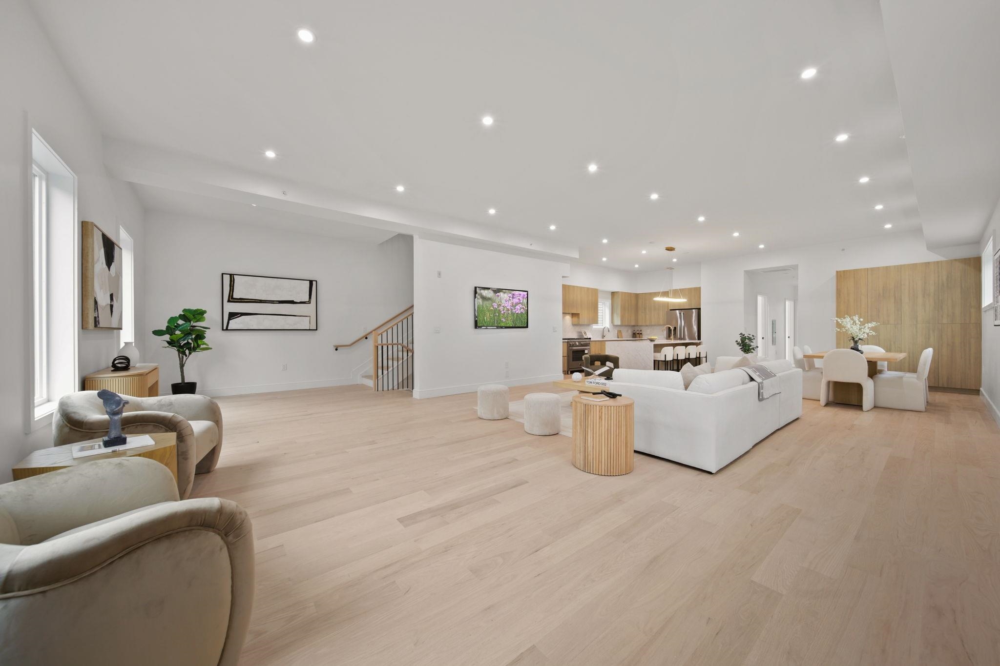 312 11TH ST - Photo 2