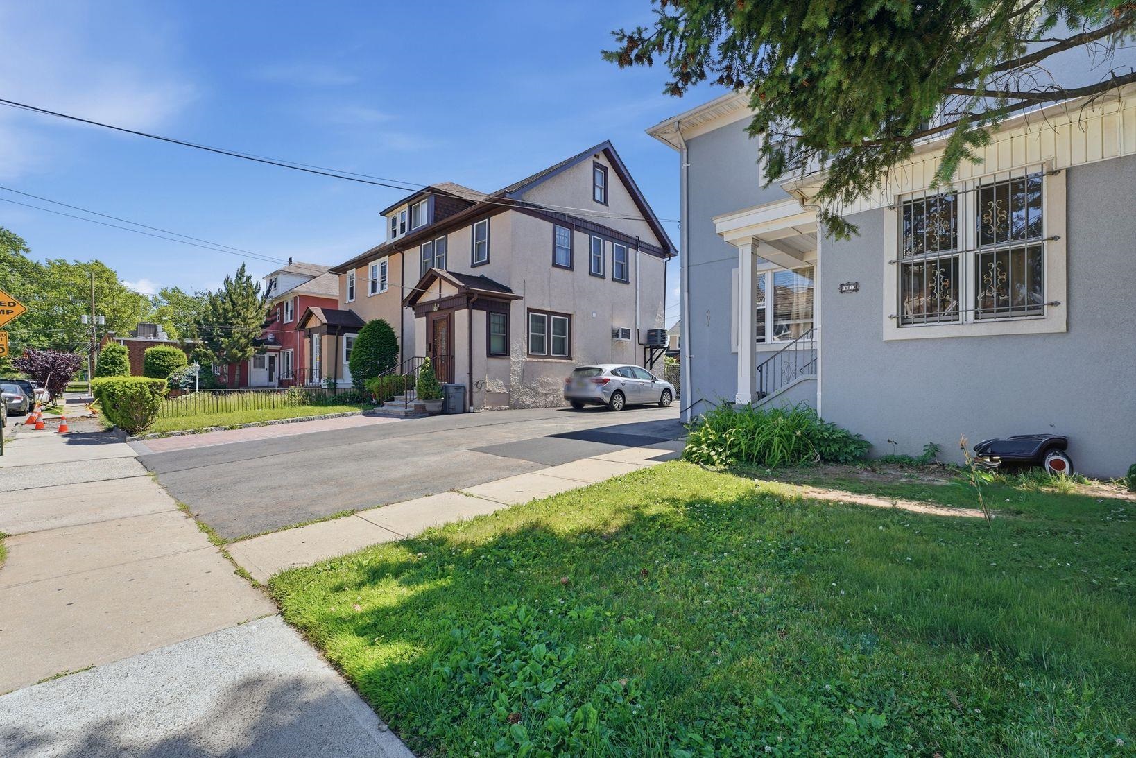 601 80TH ST - Photo 3