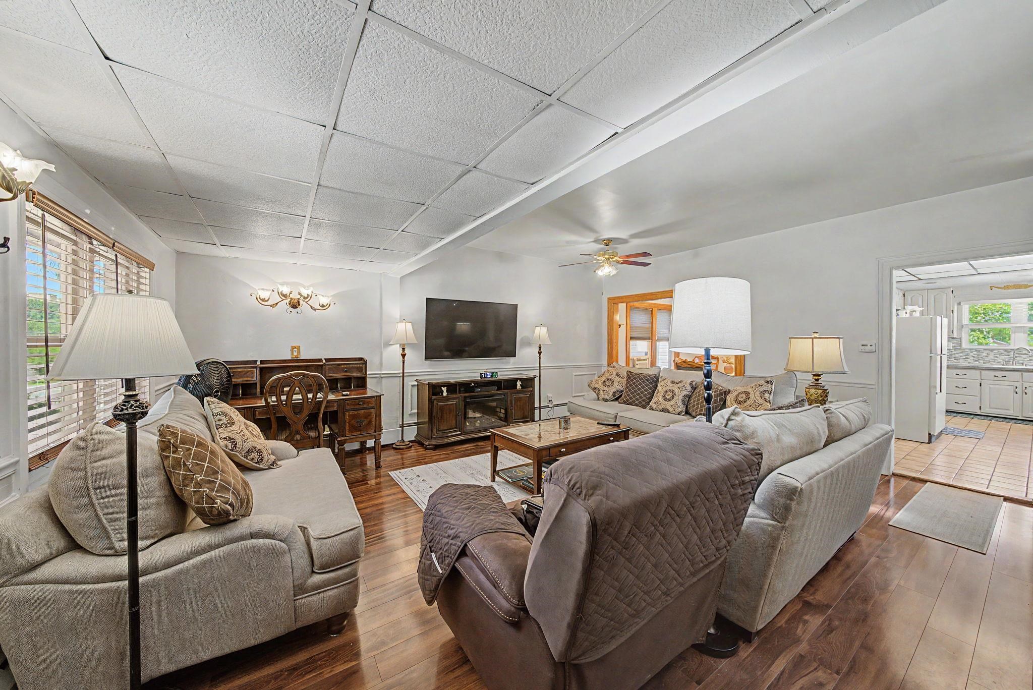 288 MAPLE ST - Photo 5