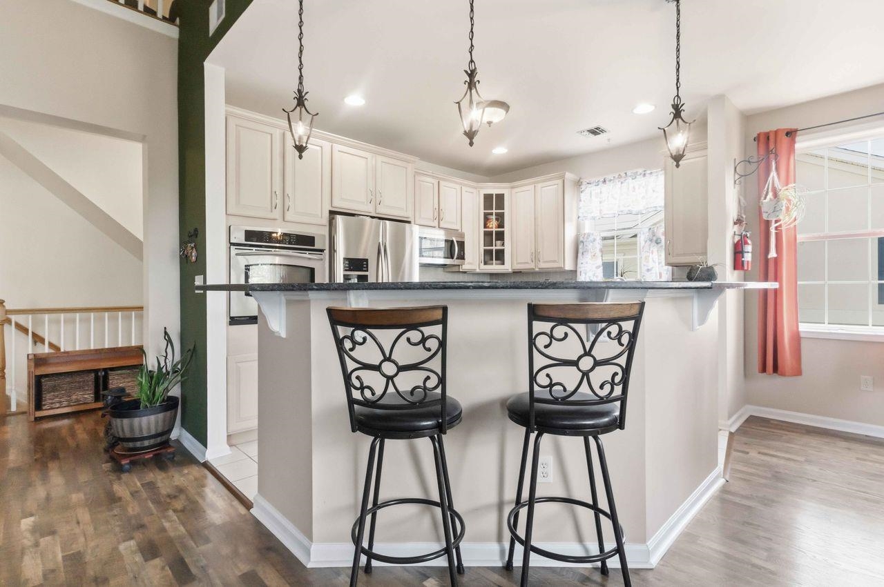 22 BARRISTER CT - Photo 1