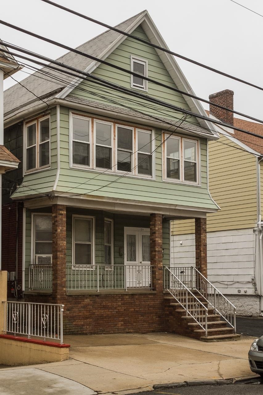 124 WEST 54TH ST - Photo 1