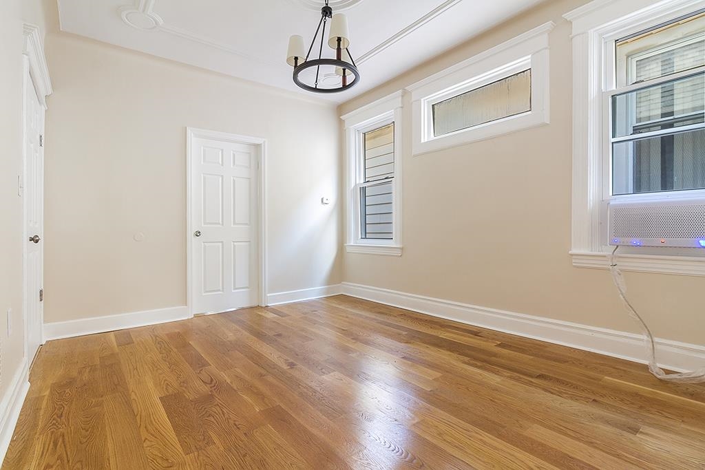 124 WEST 54TH ST - Photo 4