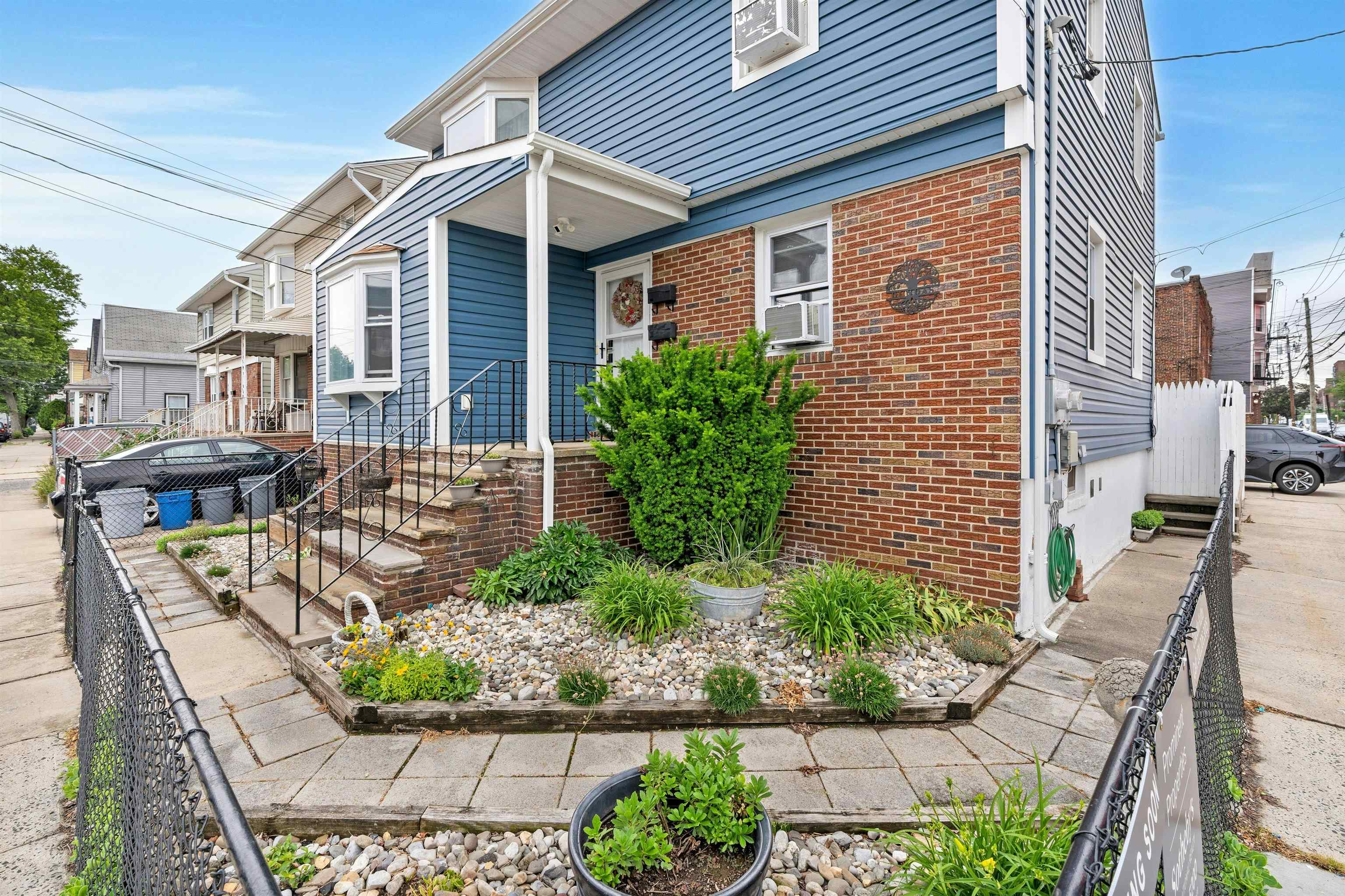 51 EAST 14TH ST - Photo 1