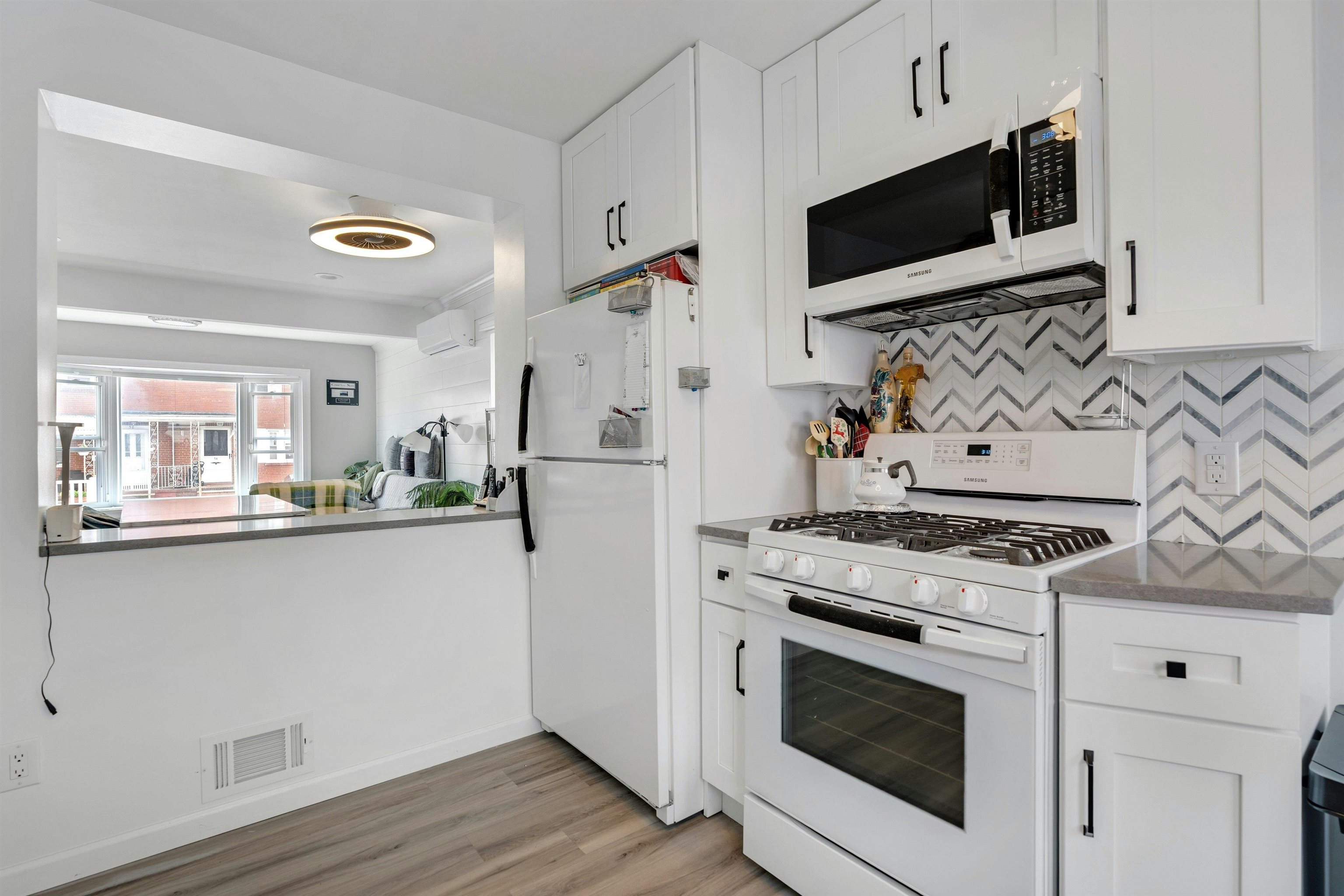 51 EAST 14TH ST - Photo 5