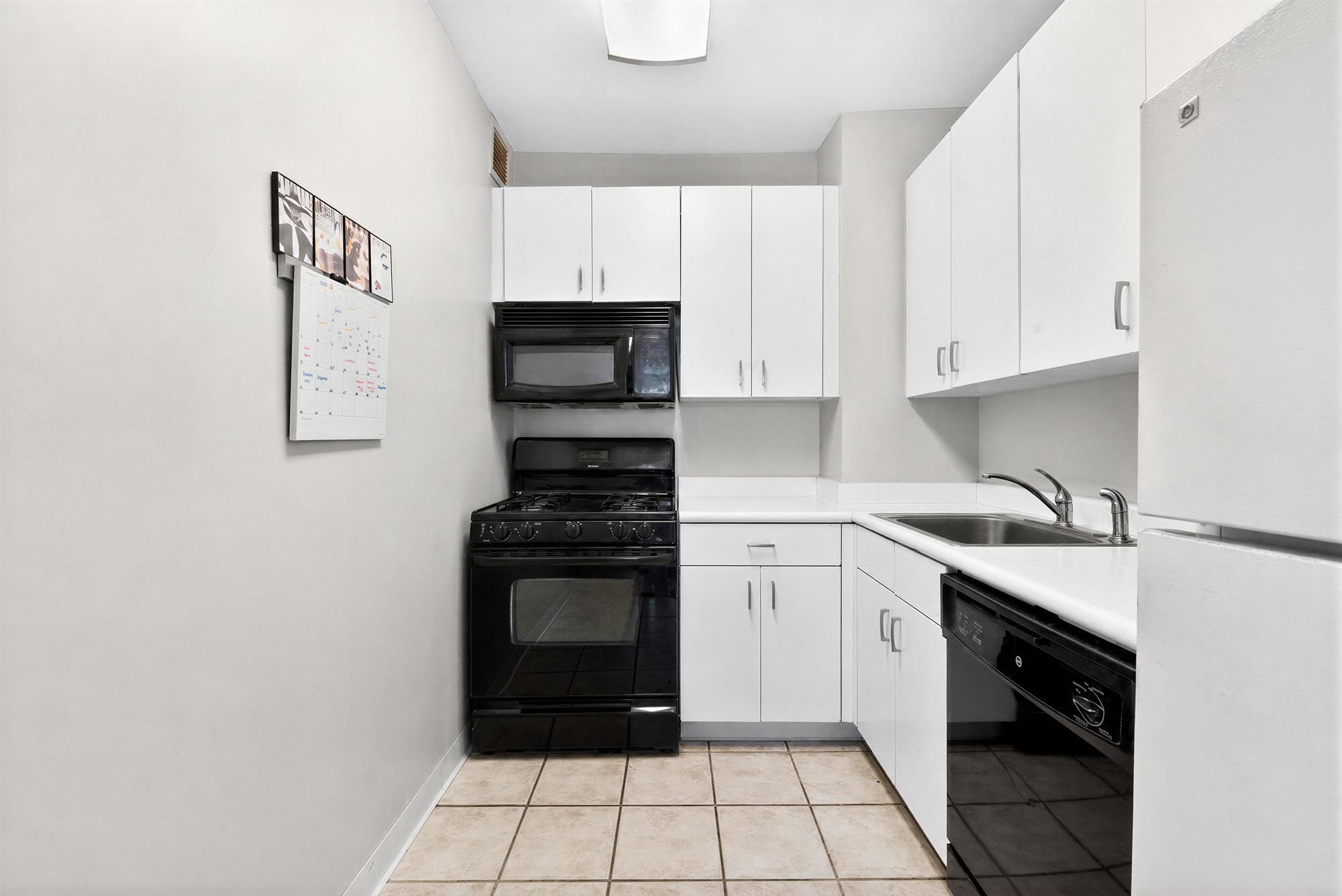 45 RIVER DR SOUTH #808