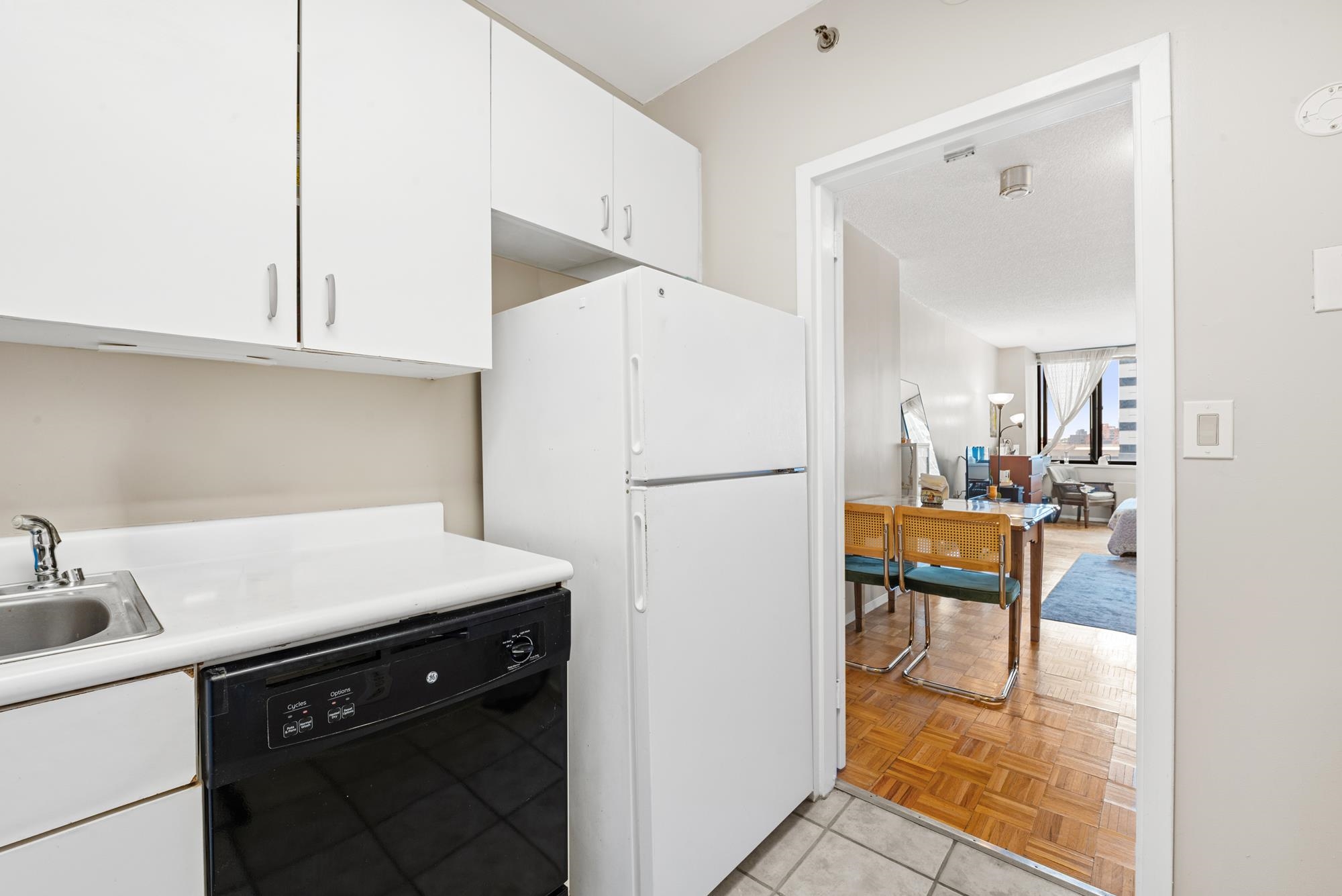 45 RIVER DR SOUTH #808