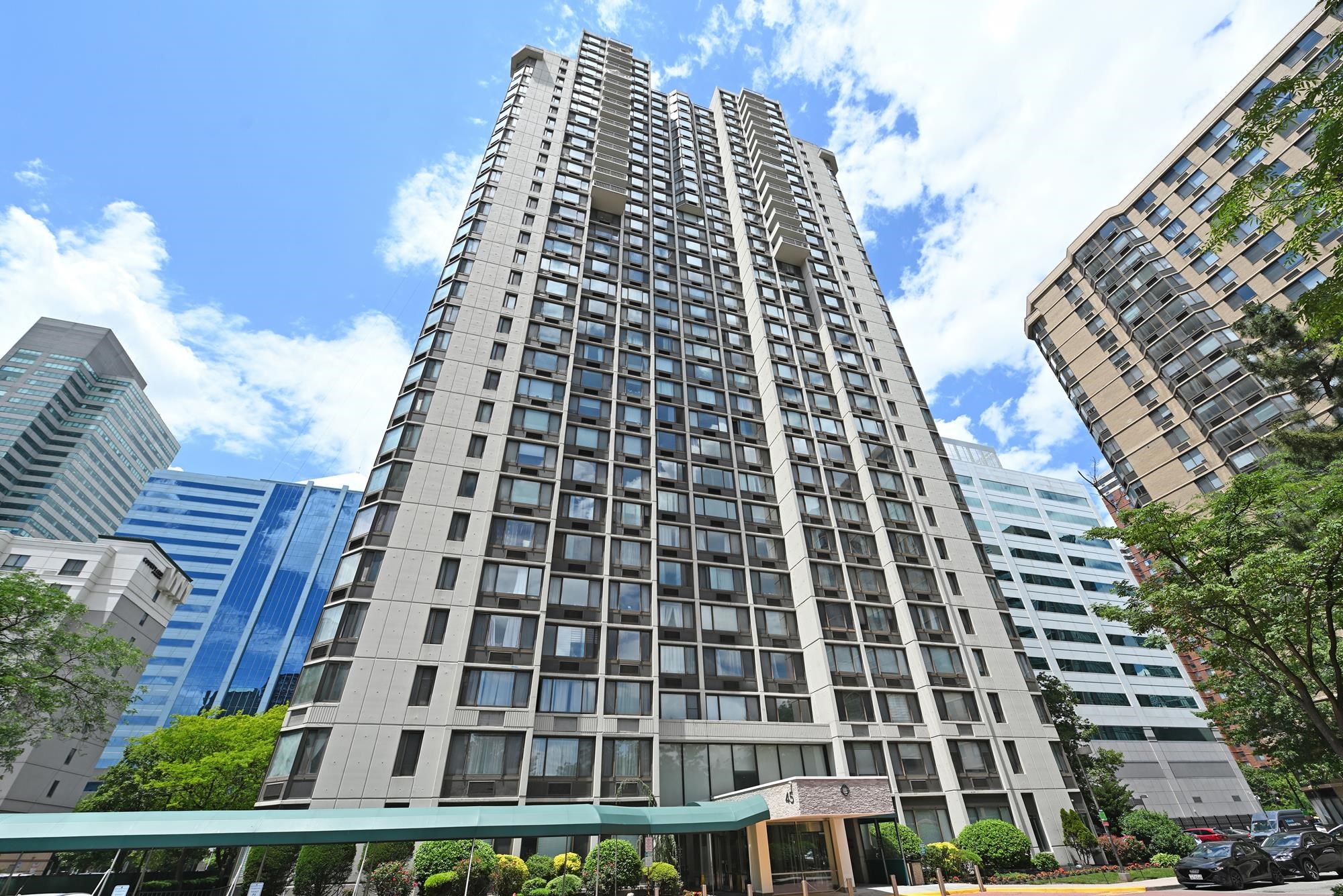 45 RIVER DR SOUTH #808