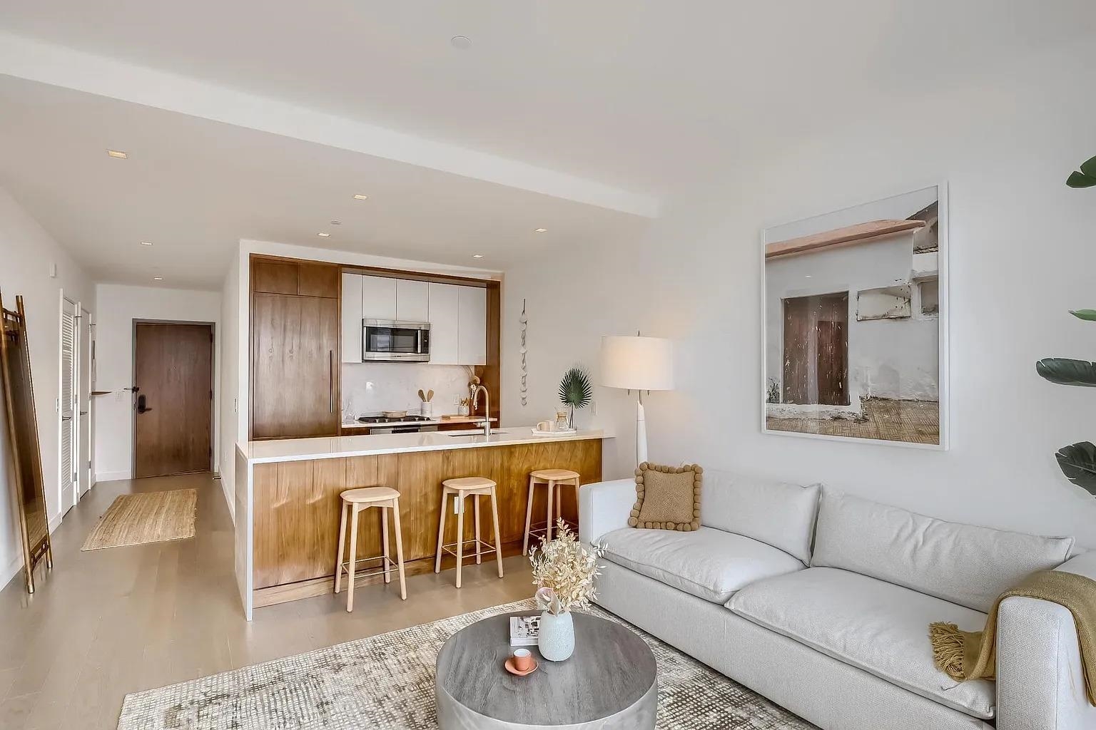 75 PARK LANE SOUTH #3305X