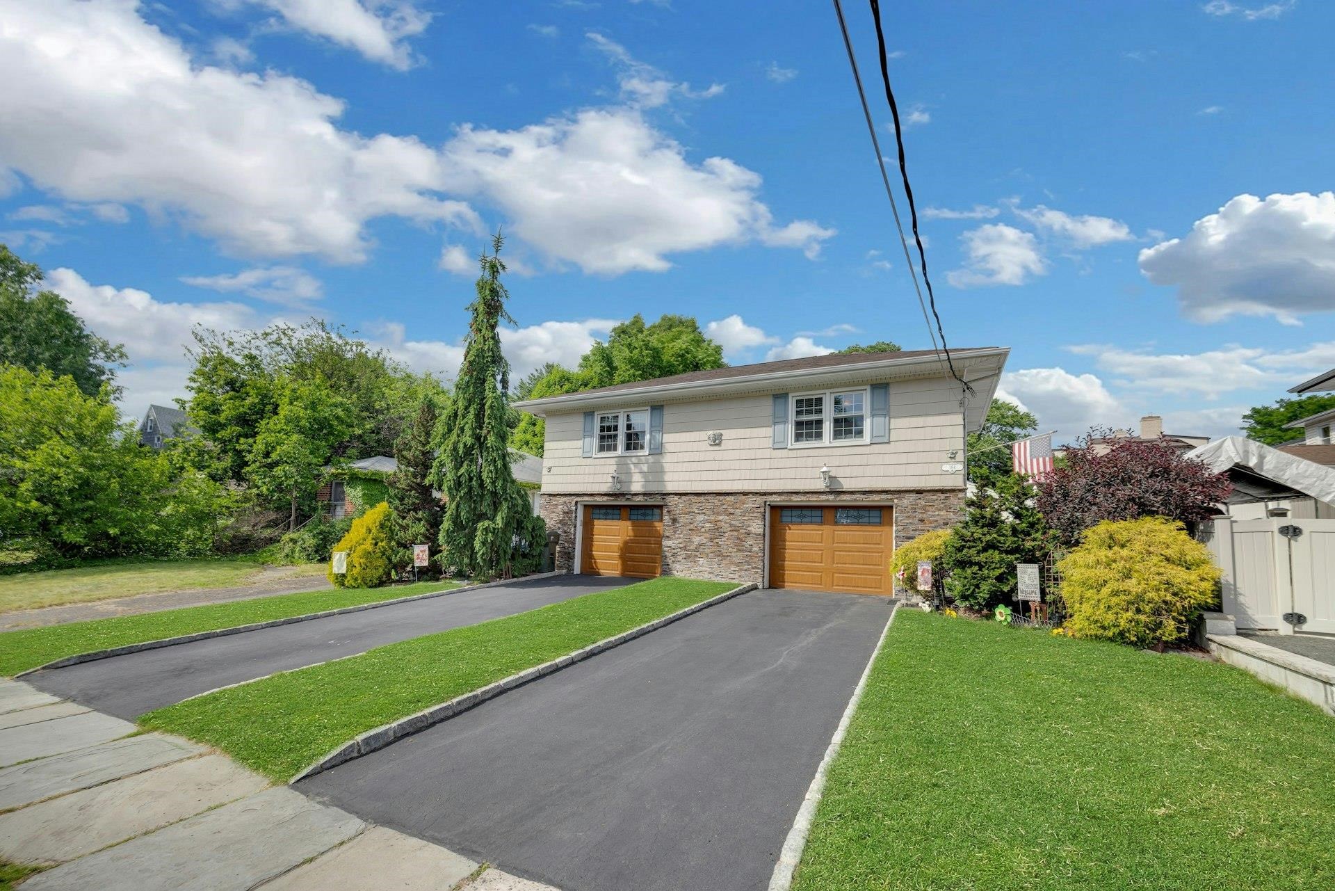 184 WEST PASSAIC AVE - Photo 2