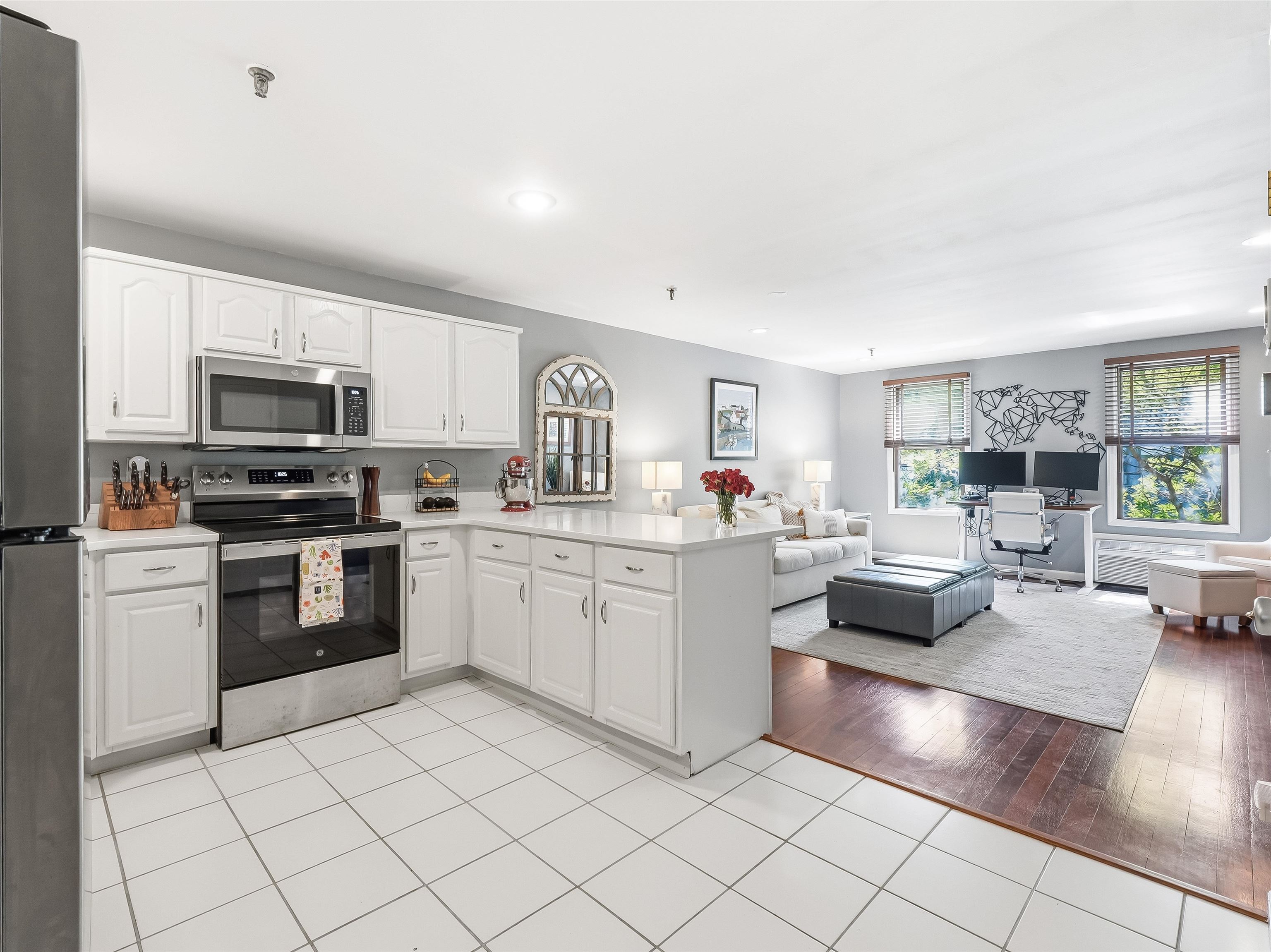 84 MONROE ST - Photo 3
