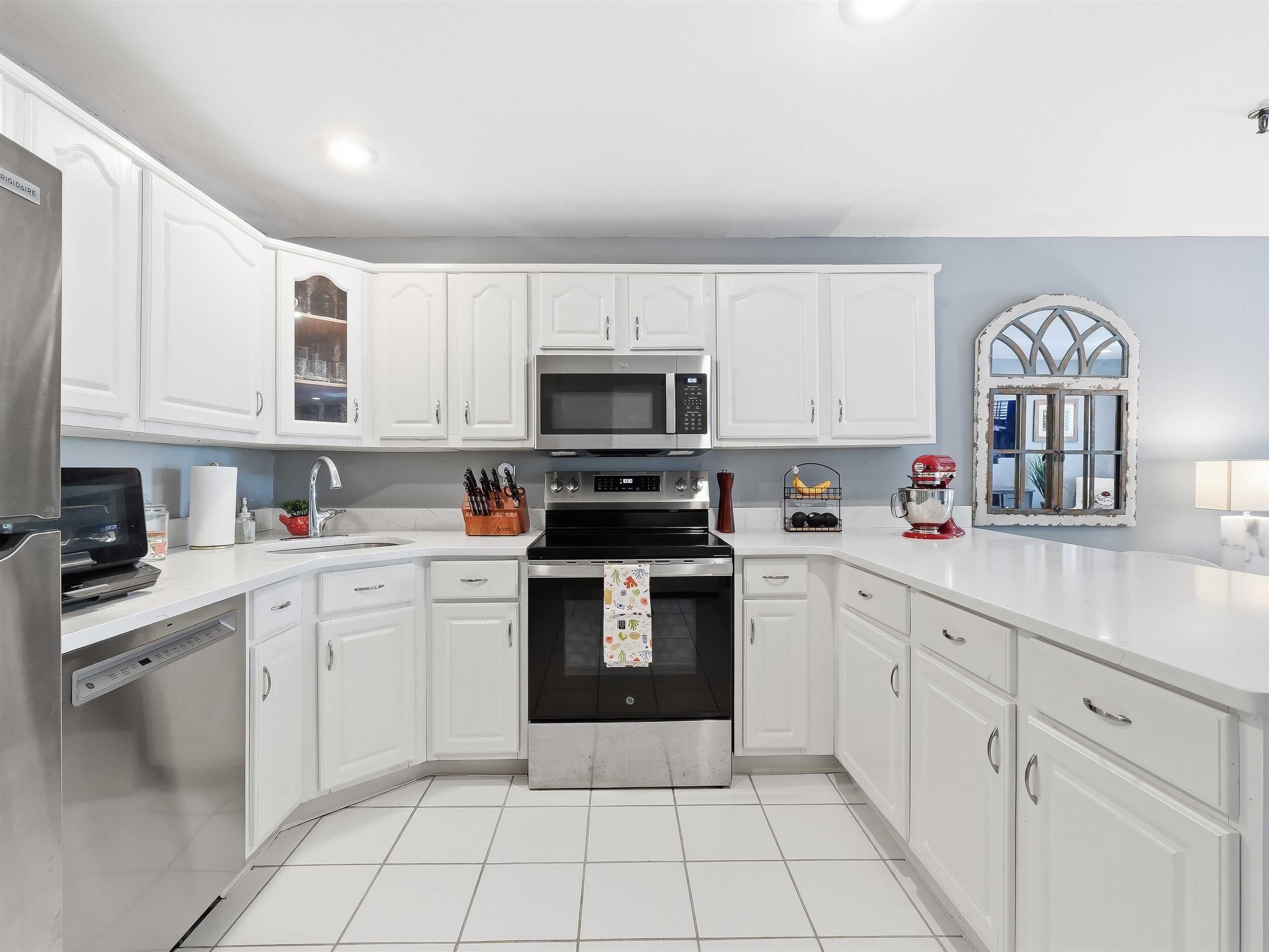 84 MONROE ST - Photo 4