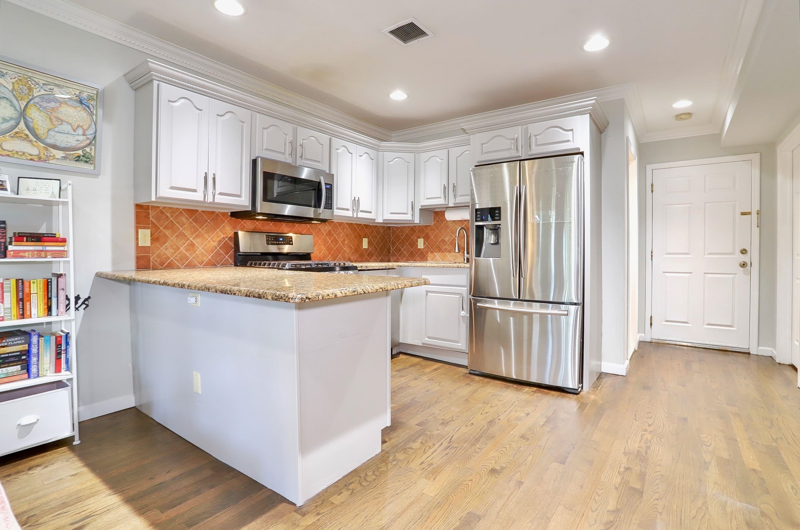 15 JEFFERSON AVE - Photo 2
