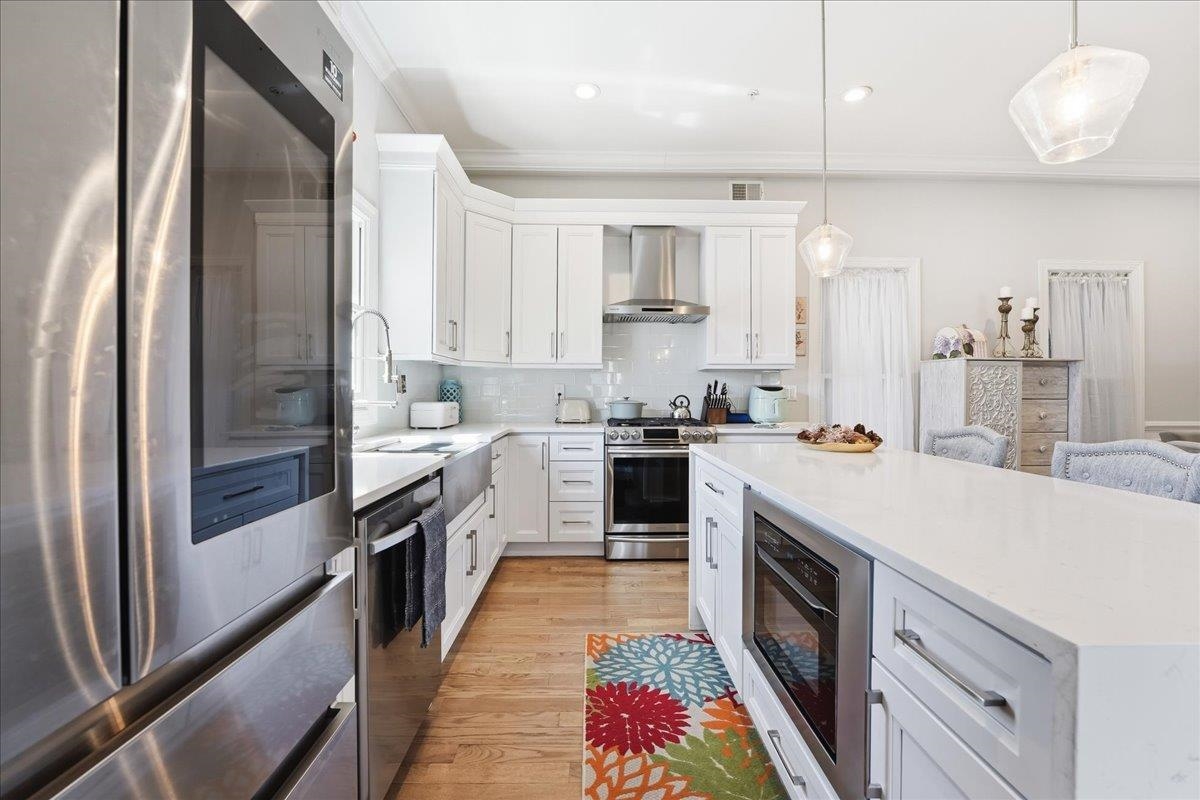 41 BENTLEY AVE - Photo 4