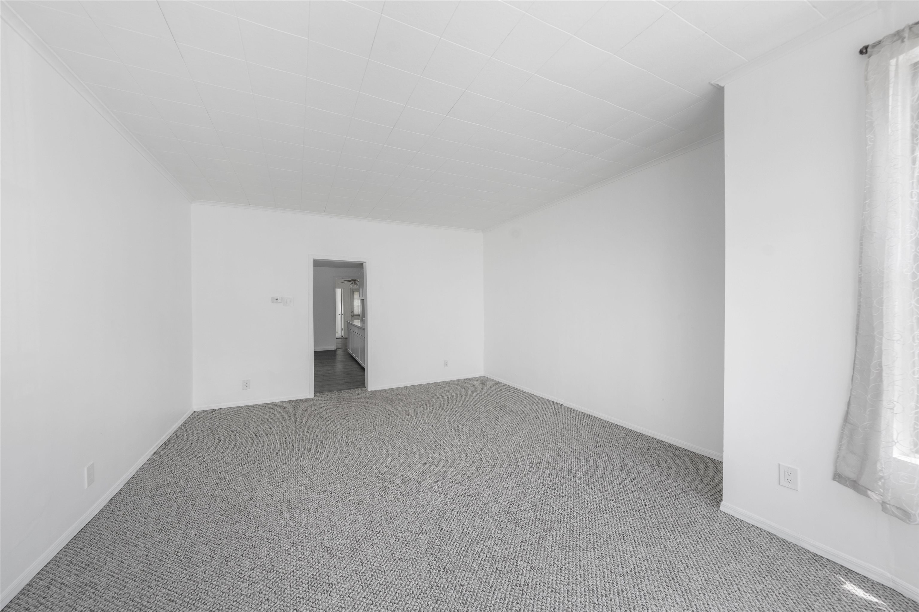 814 13TH ST - Photo 4