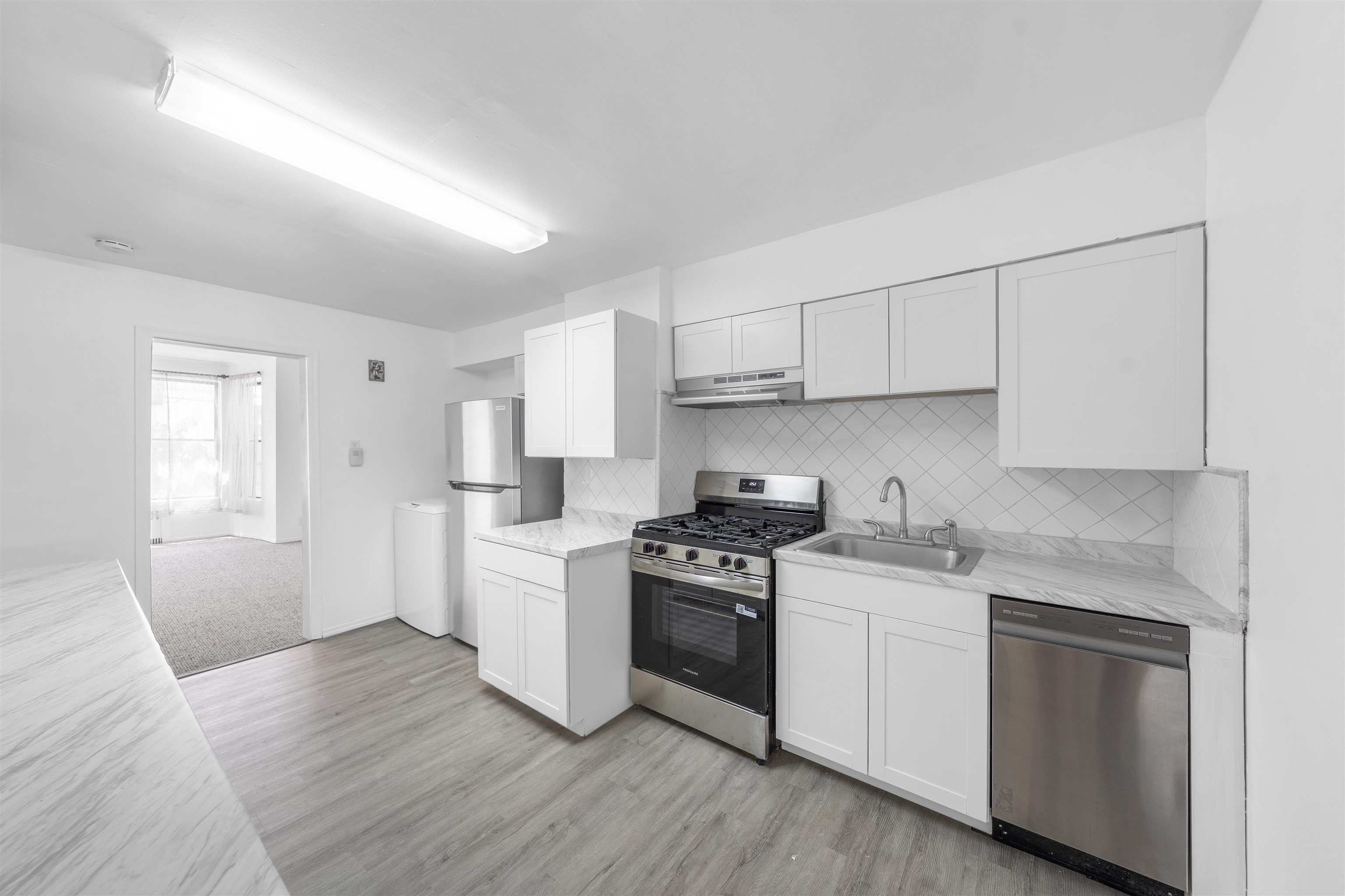 814 13TH ST - Photo 5
