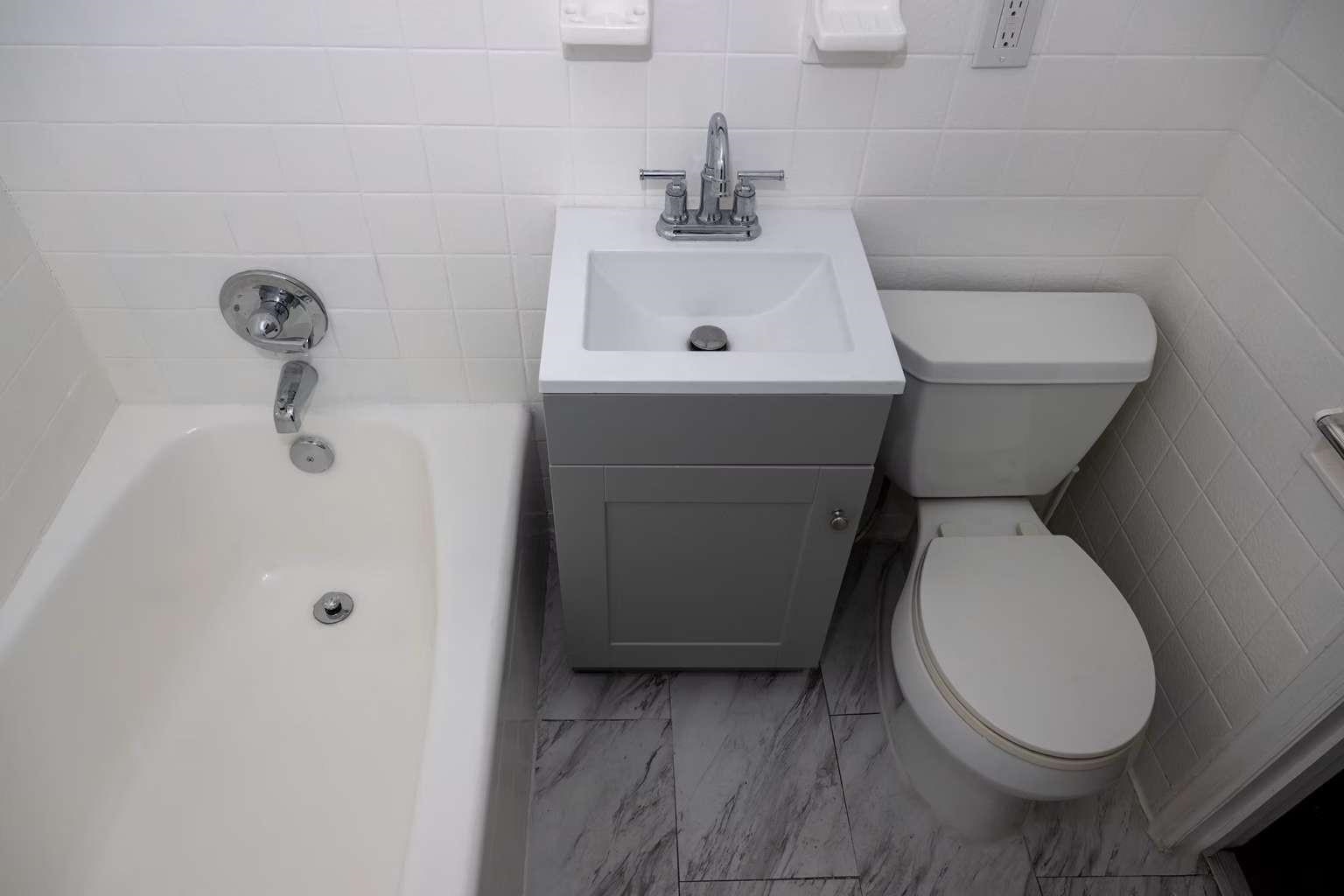 30 LOGAN AVE - Photo 5