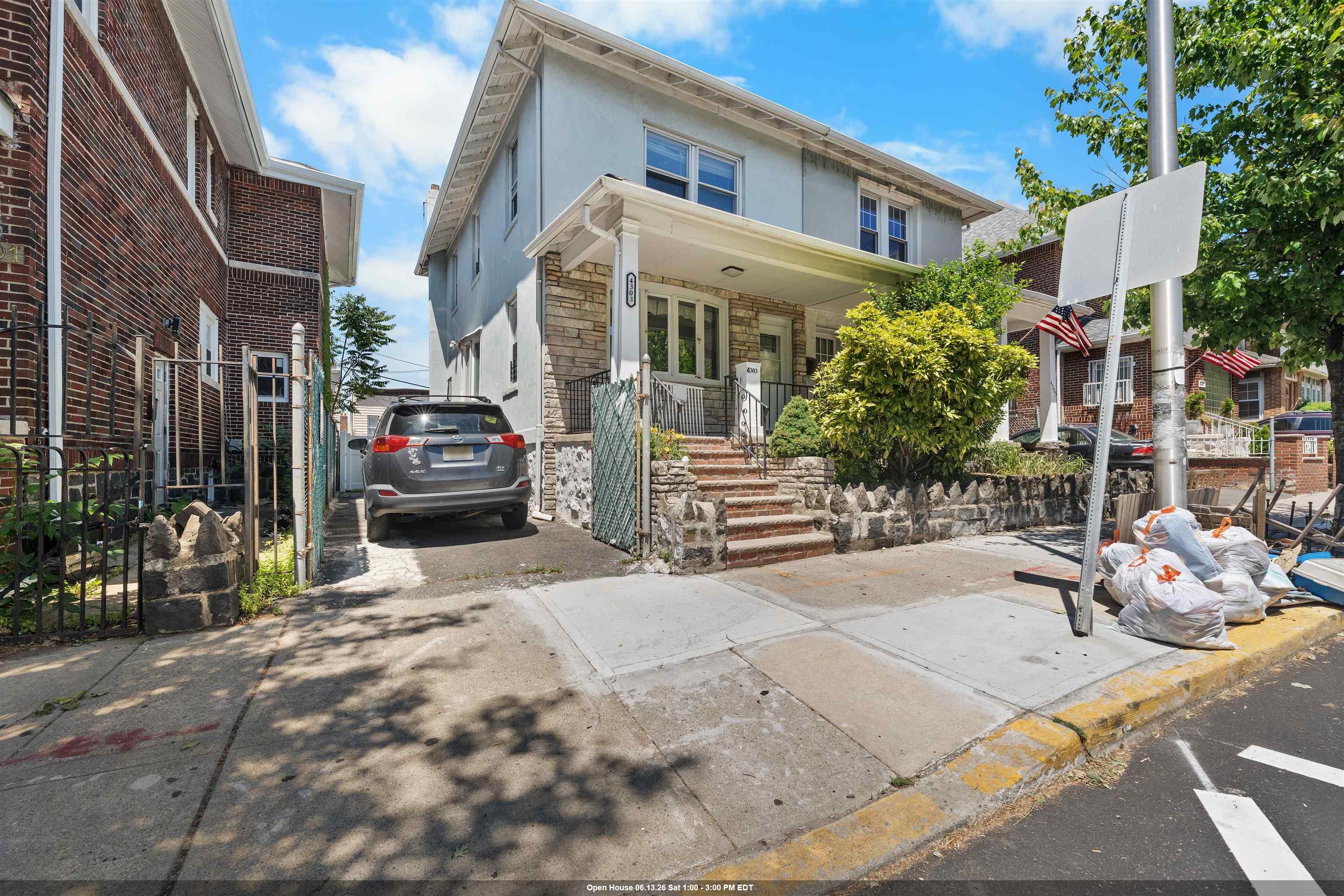 4303 KENNEDY BLVD - Photo 1