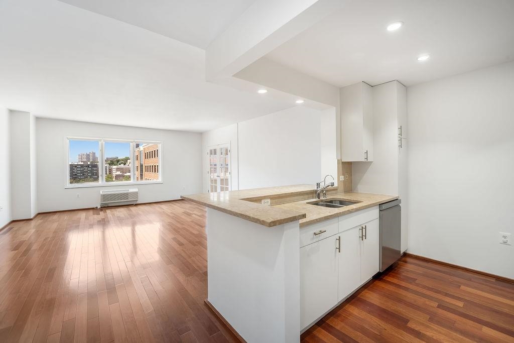 2305 CITY PL - Photo 1