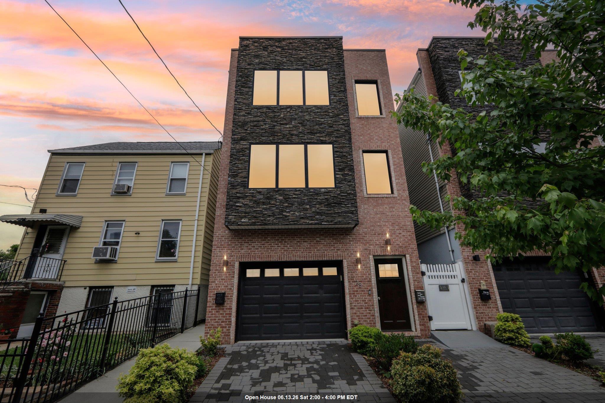 28 ST PAULS AVE - Photo 1