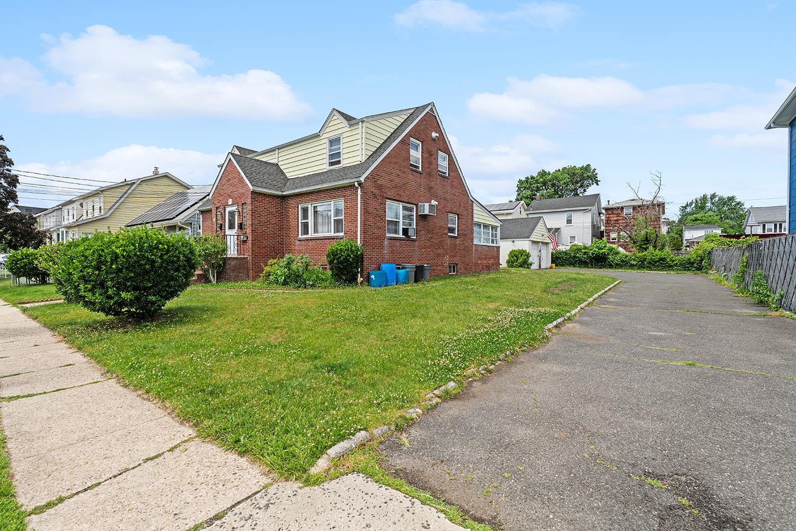 57 DEVON ST - Photo 3