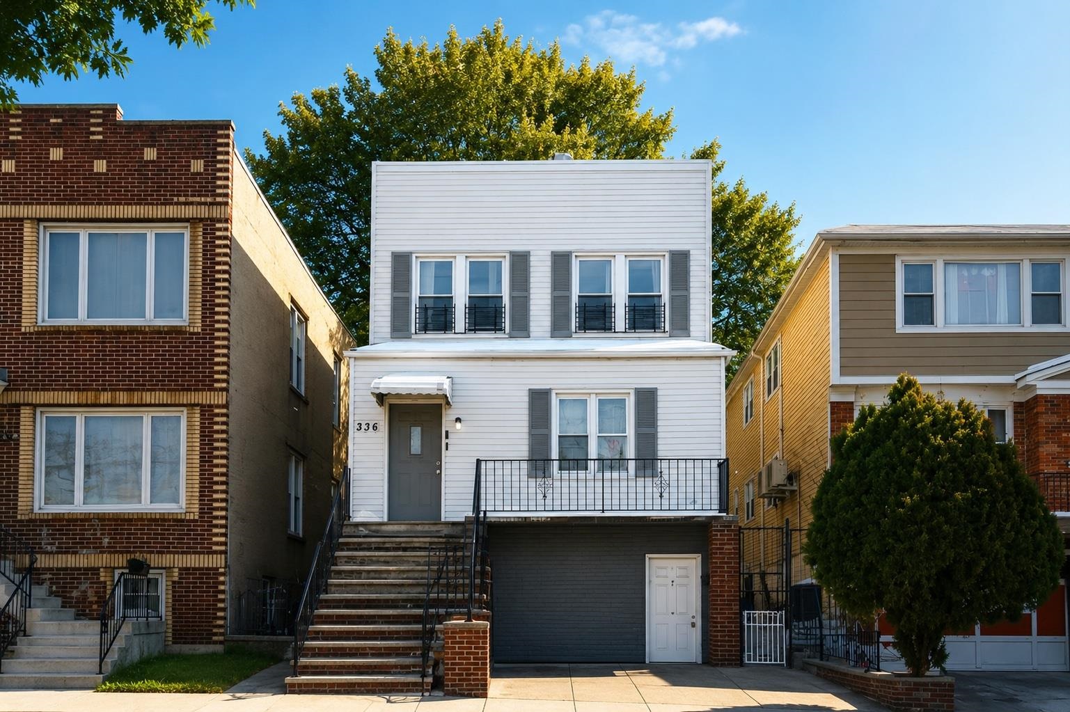 336 TERRACE AVE - Photo 1