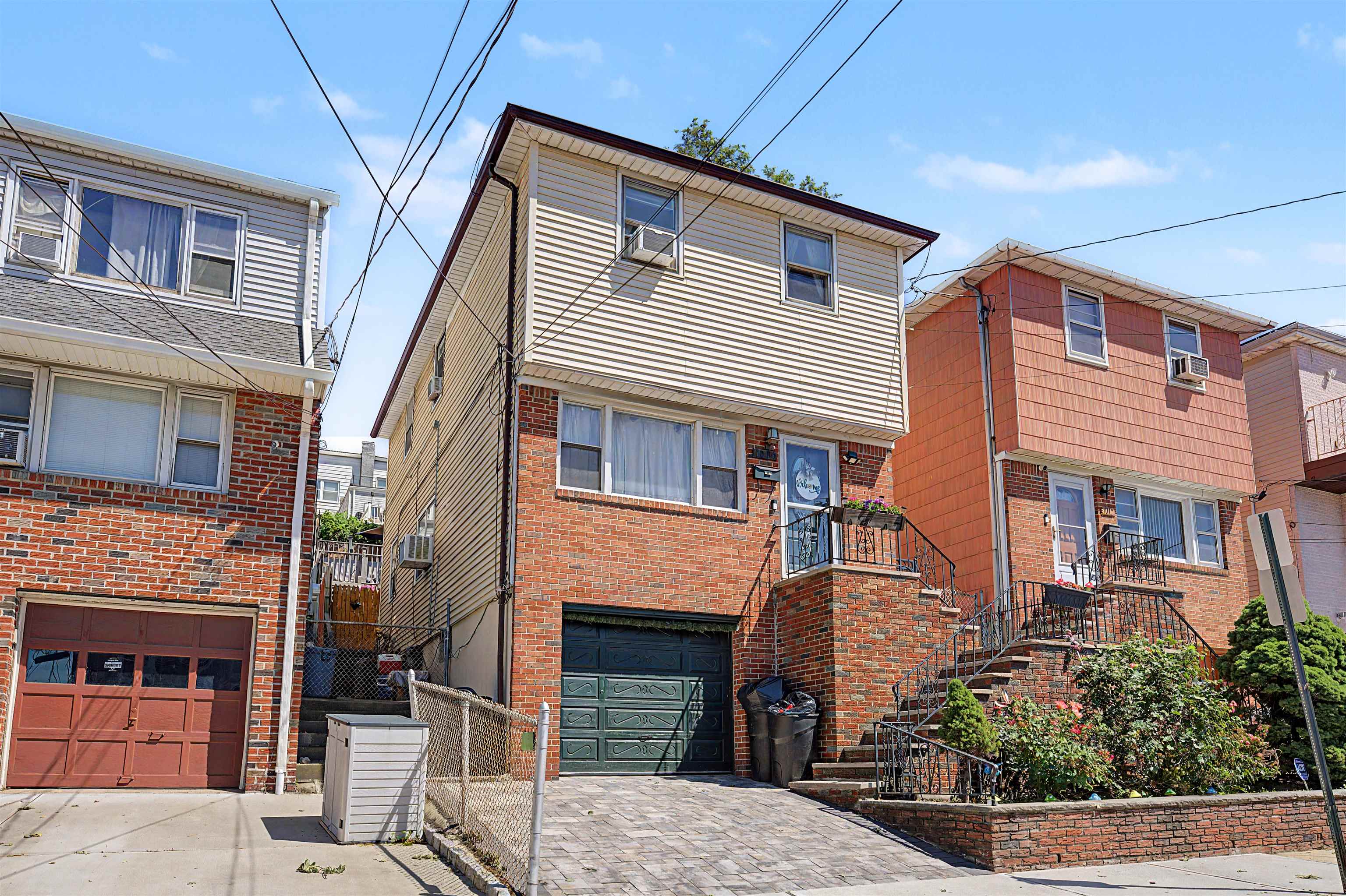 1014 LIBERTY AVE - Photo 1