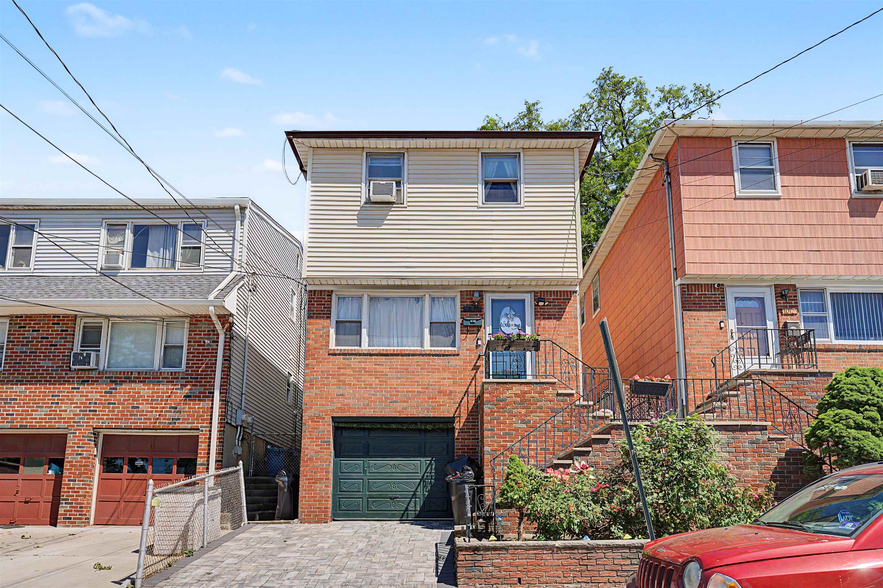 1014 LIBERTY AVE - Photo 2