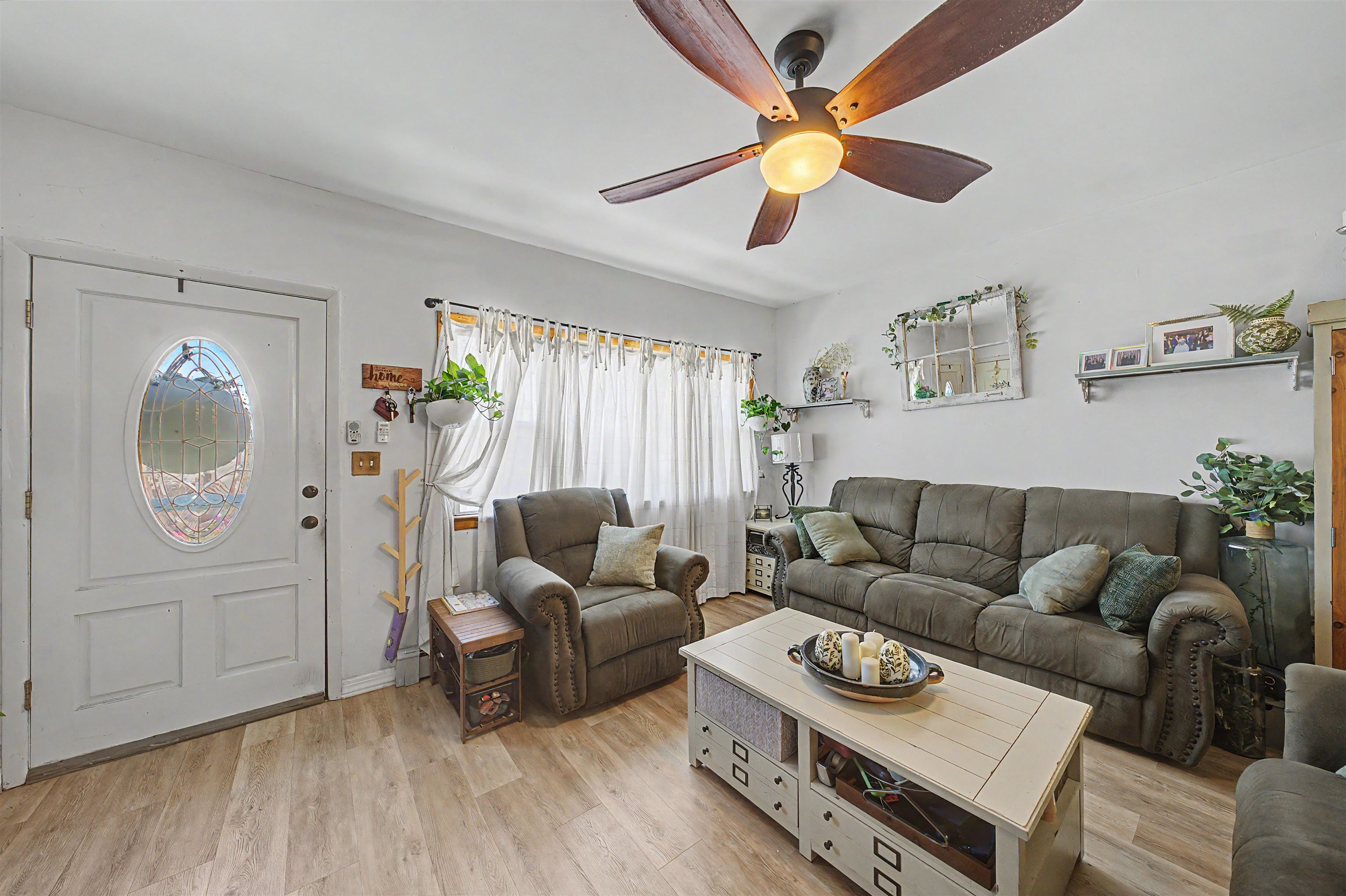 1014 LIBERTY AVE - Photo 4