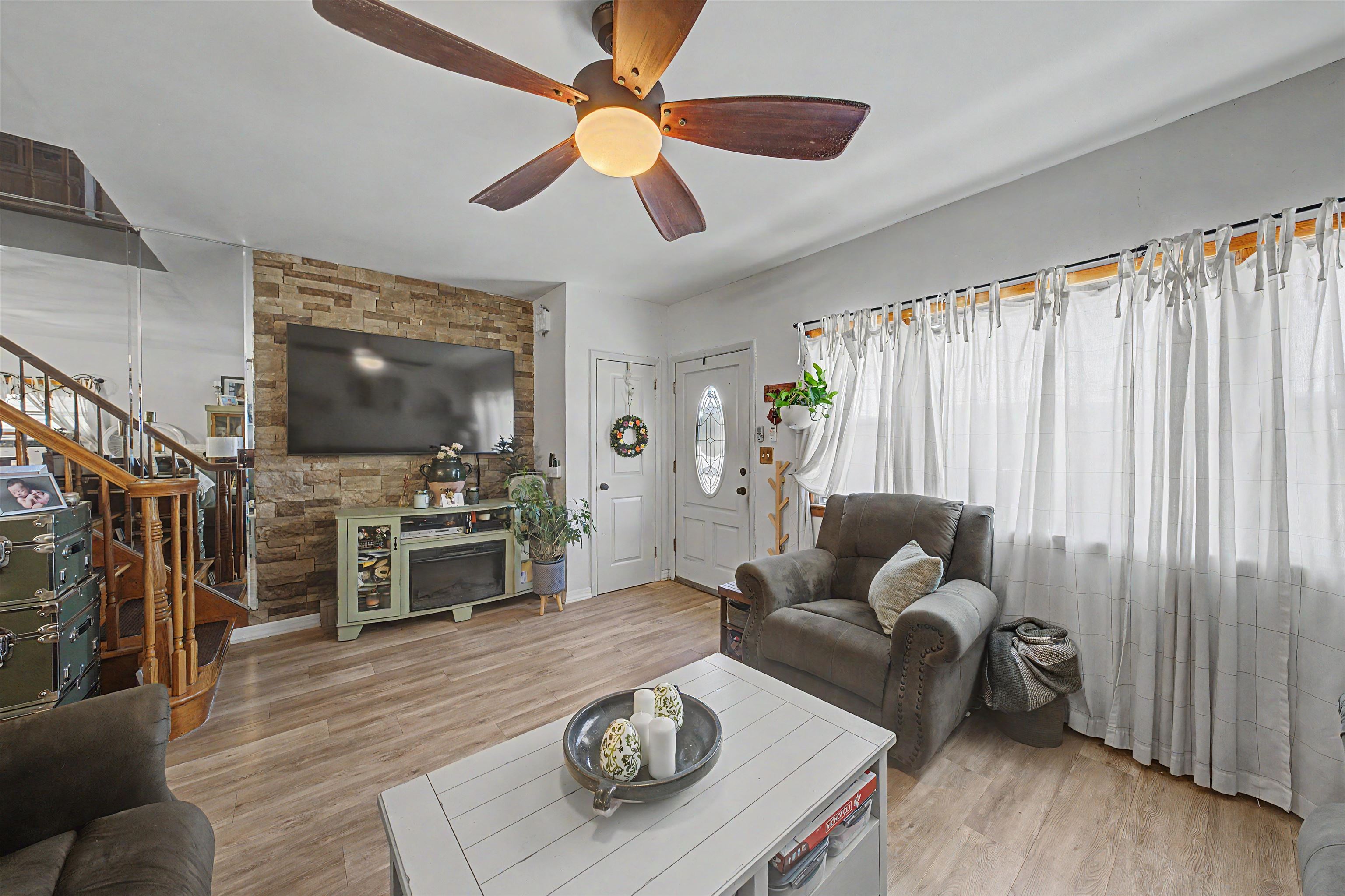 1014 LIBERTY AVE - Photo 5