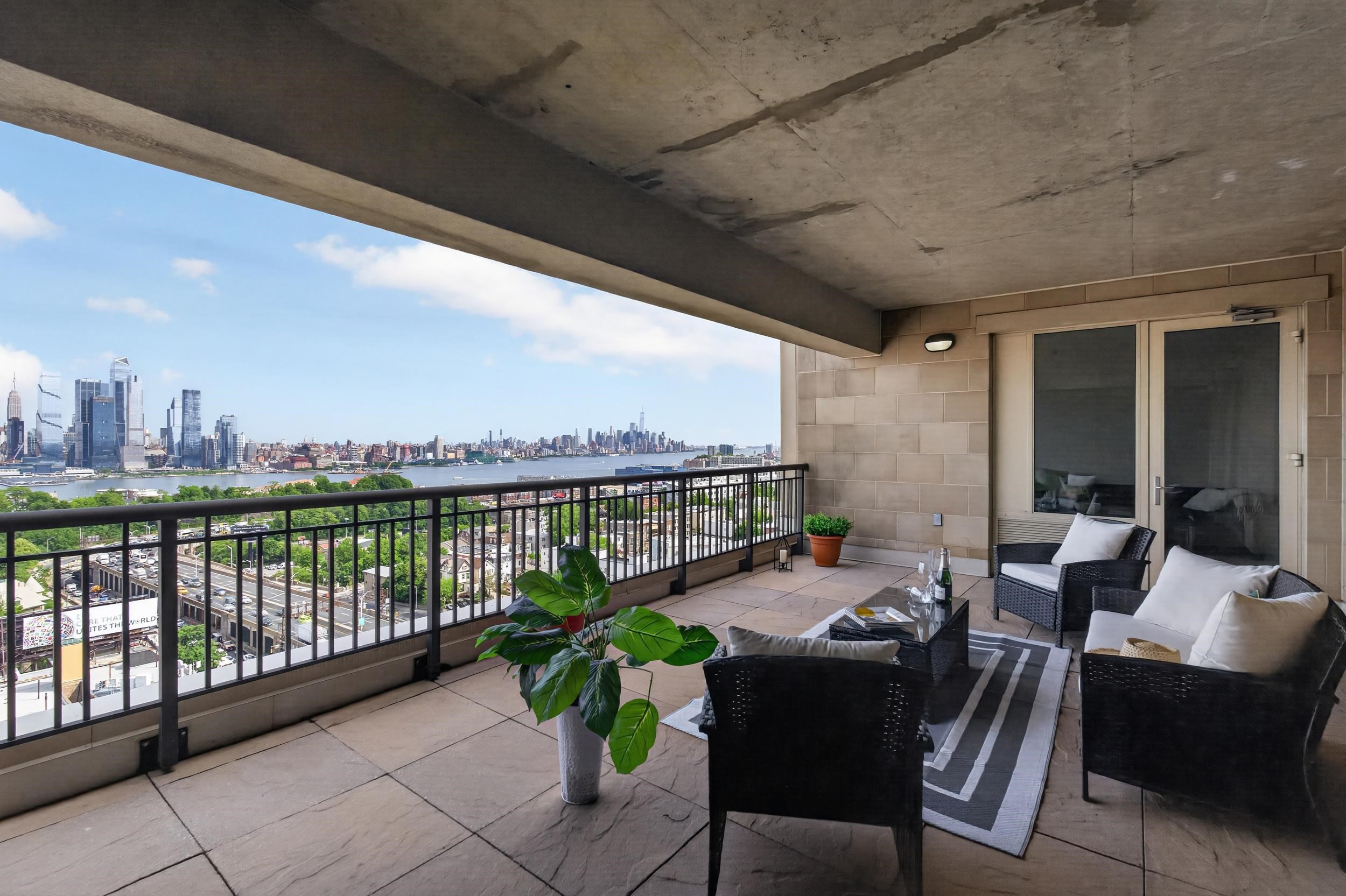 3312 HUDSON AVE - Photo 4
