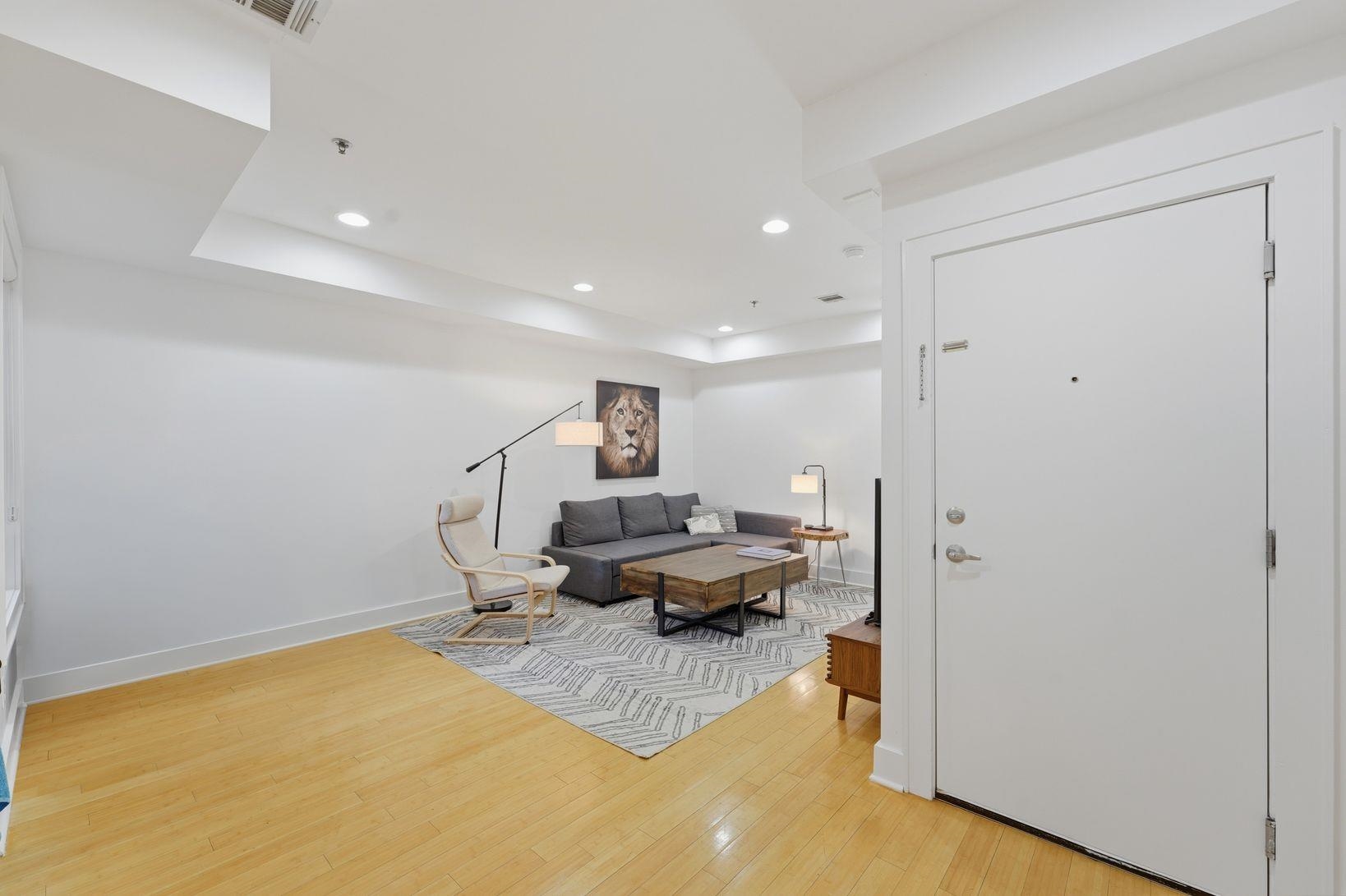 838 PARK AVE - Photo 4