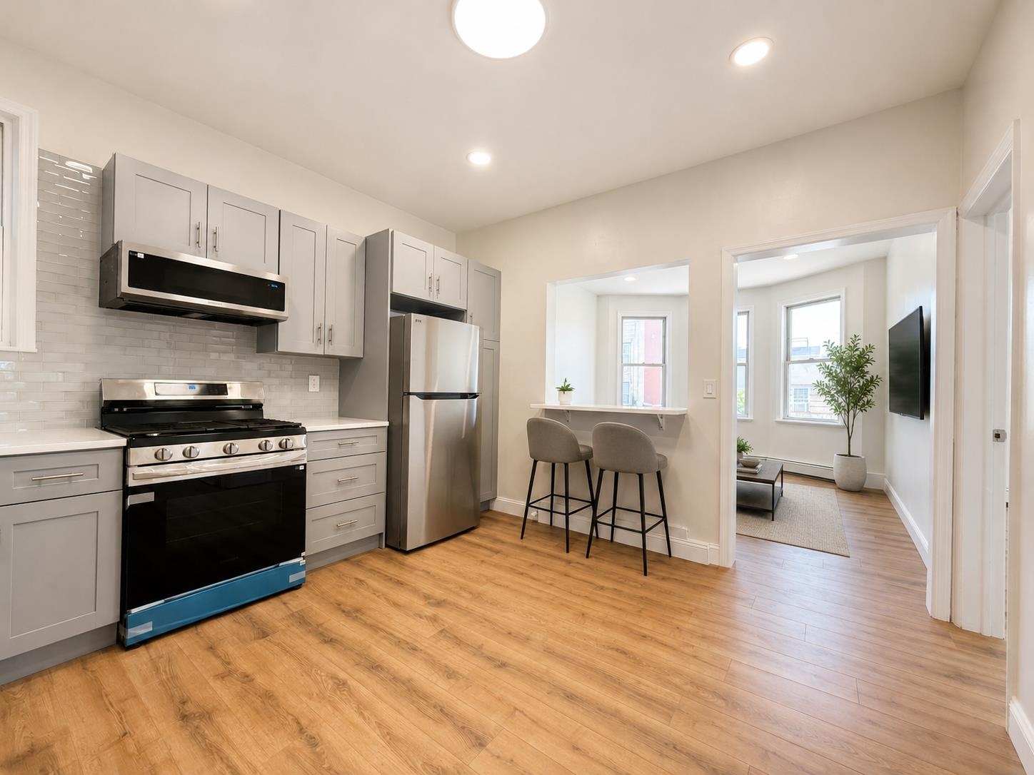 892 BROADWAY - Photo 1
