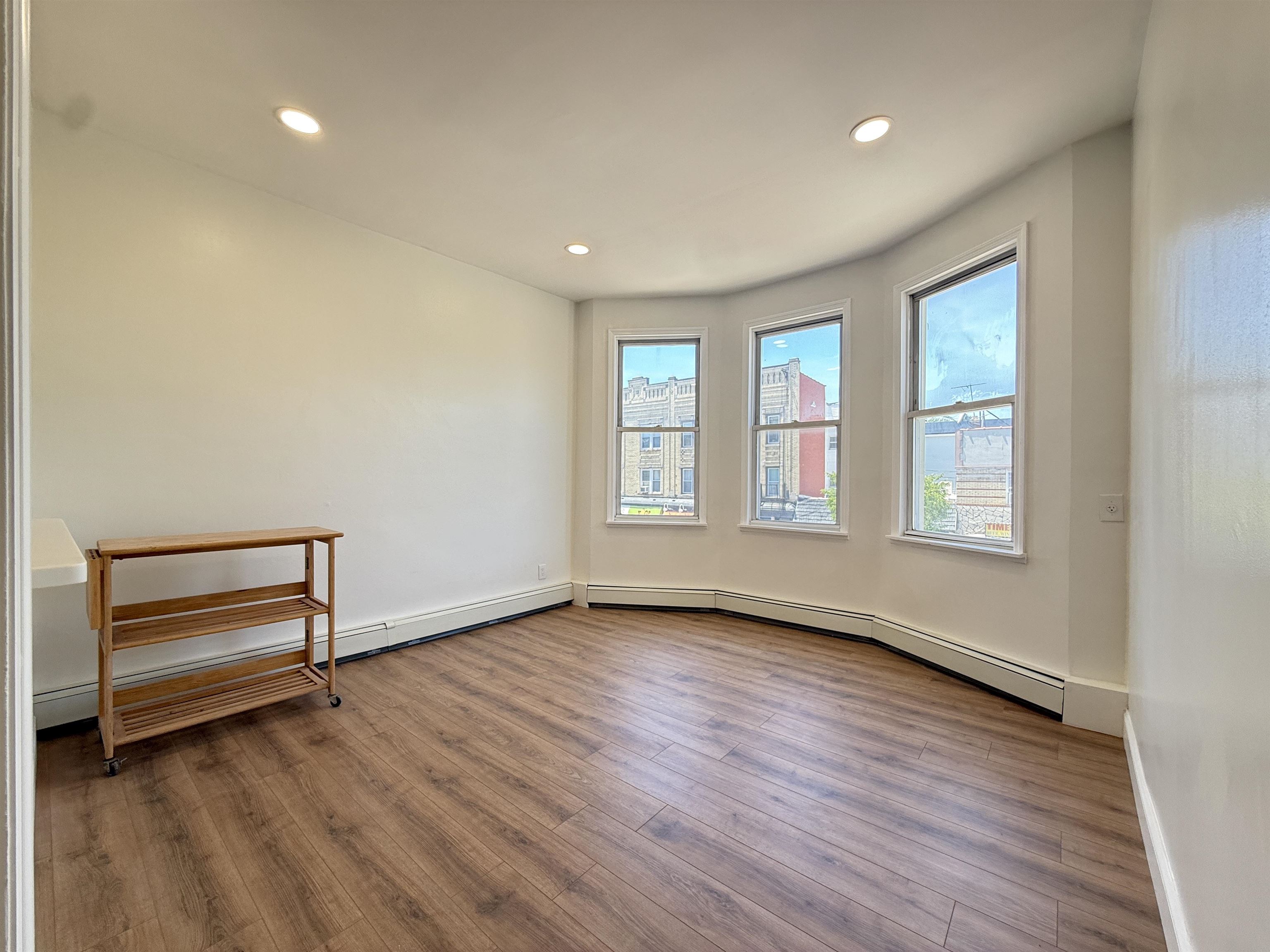 892 BROADWAY - Photo 5