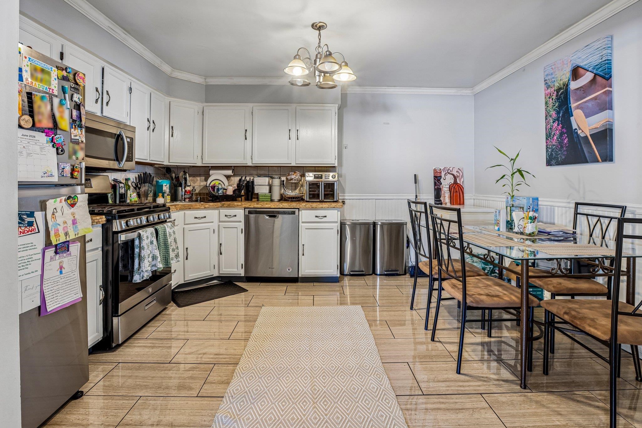 483 FOREST ST - Photo 3