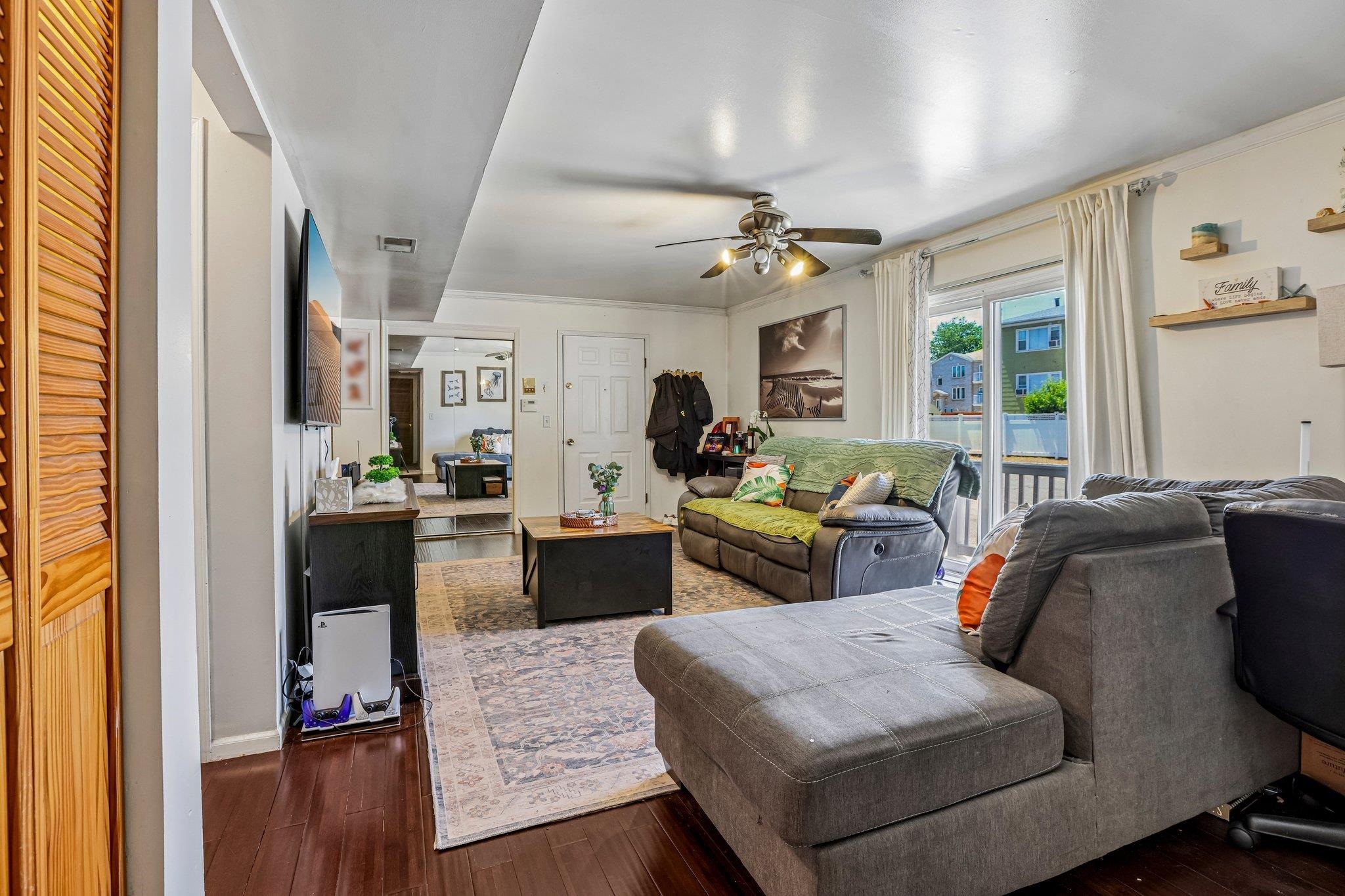 483 FOREST ST - Photo 4