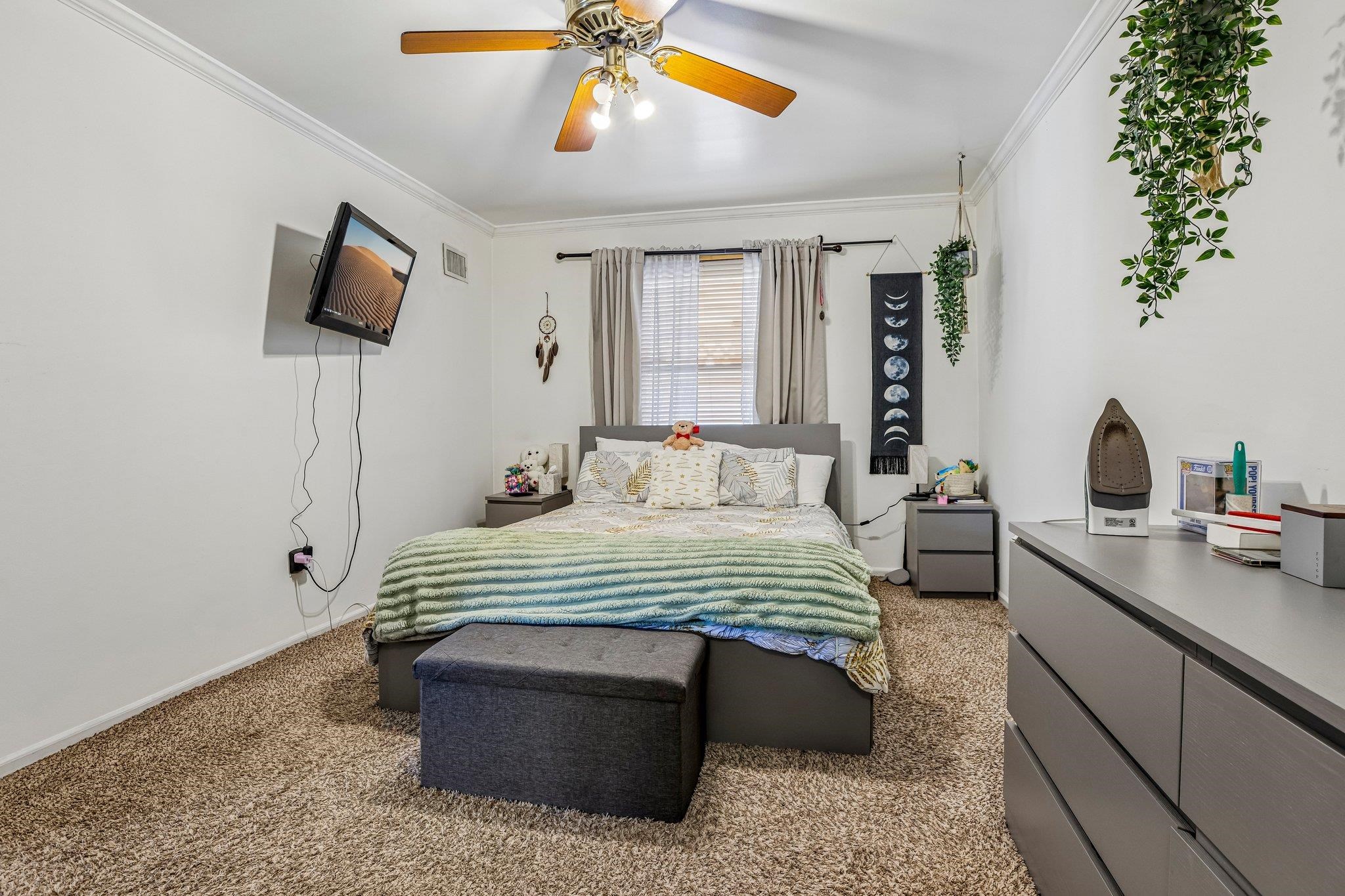 483 FOREST ST - Photo 5