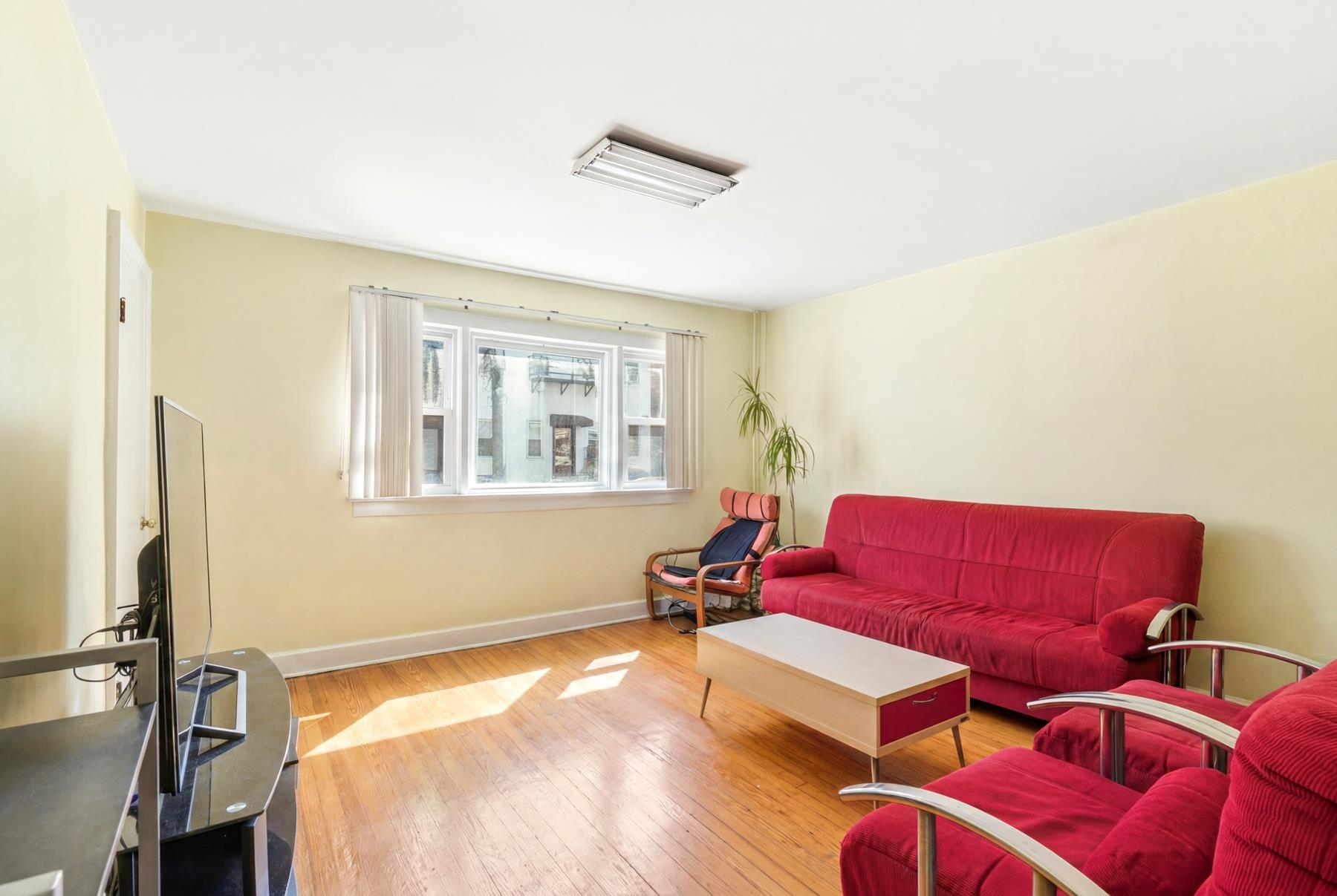 164 HOPKINS AVE - Photo 2