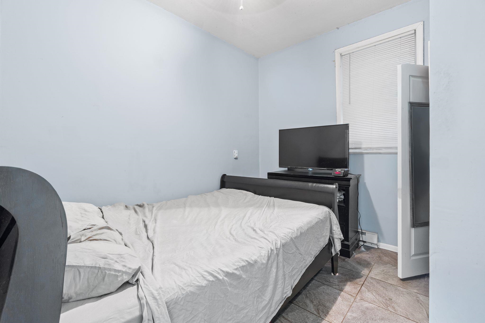 91 OCEAN AVE - Photo 4