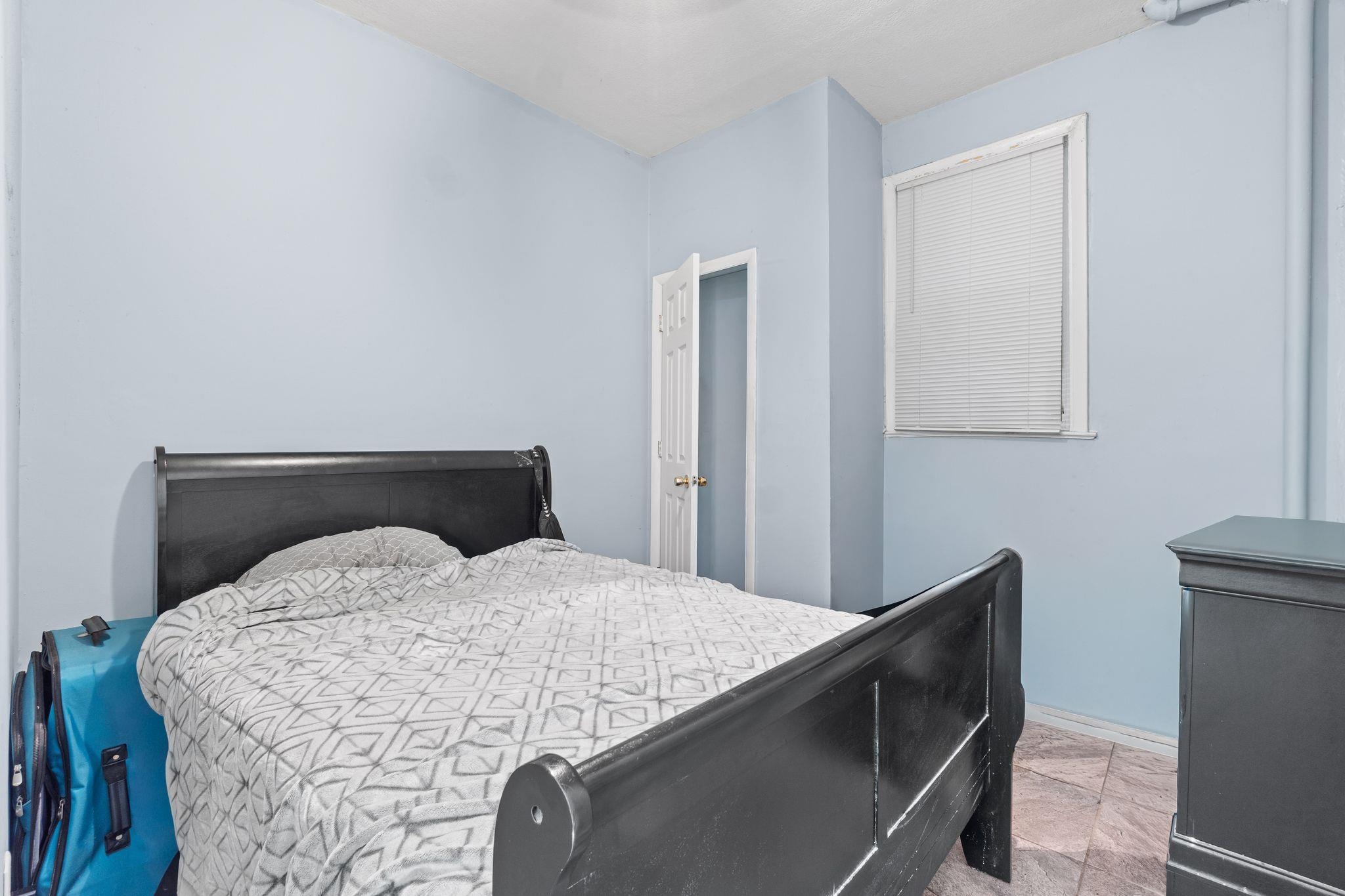 91 OCEAN AVE - Photo 5
