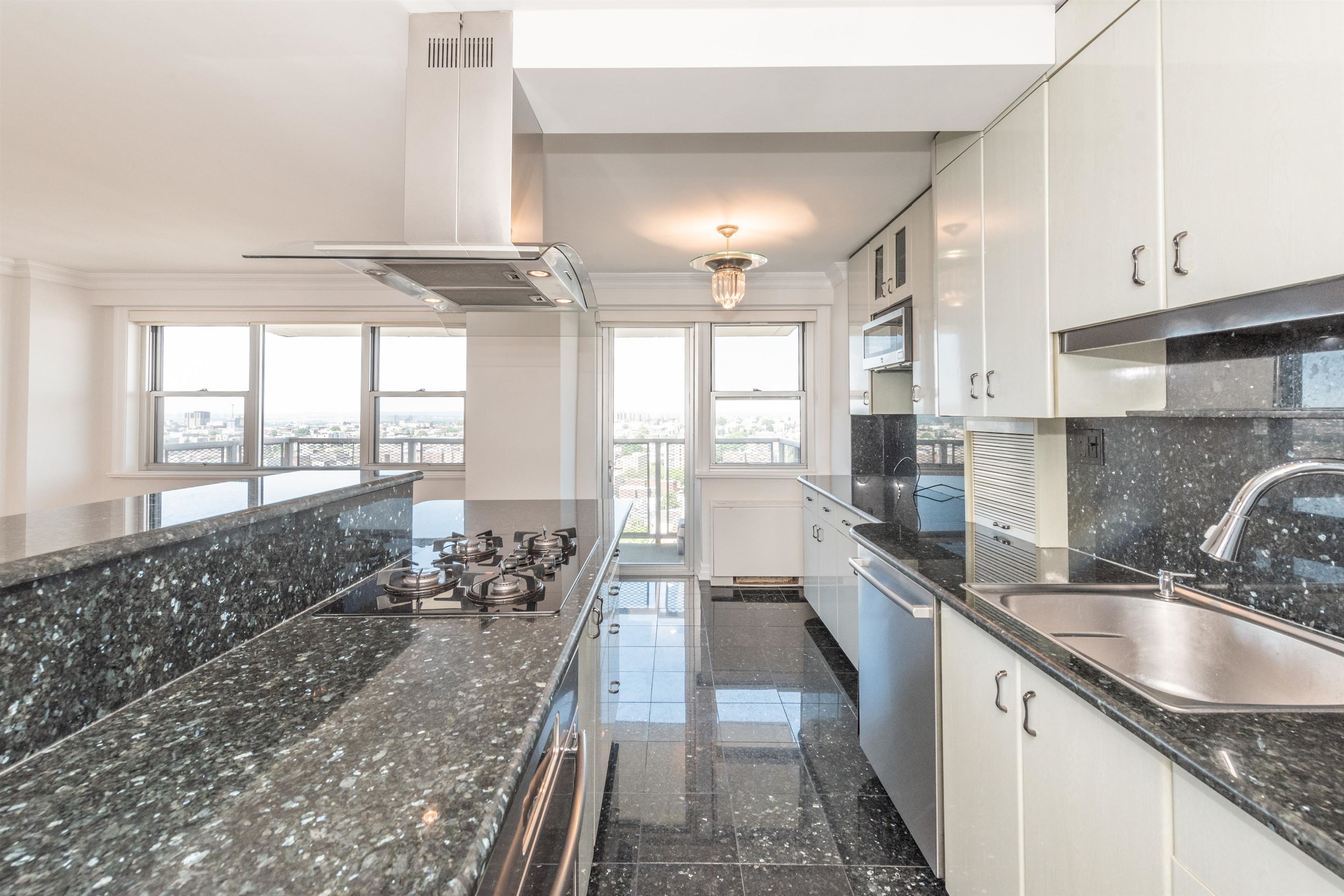 6600 BLVD EAST - Photo 2